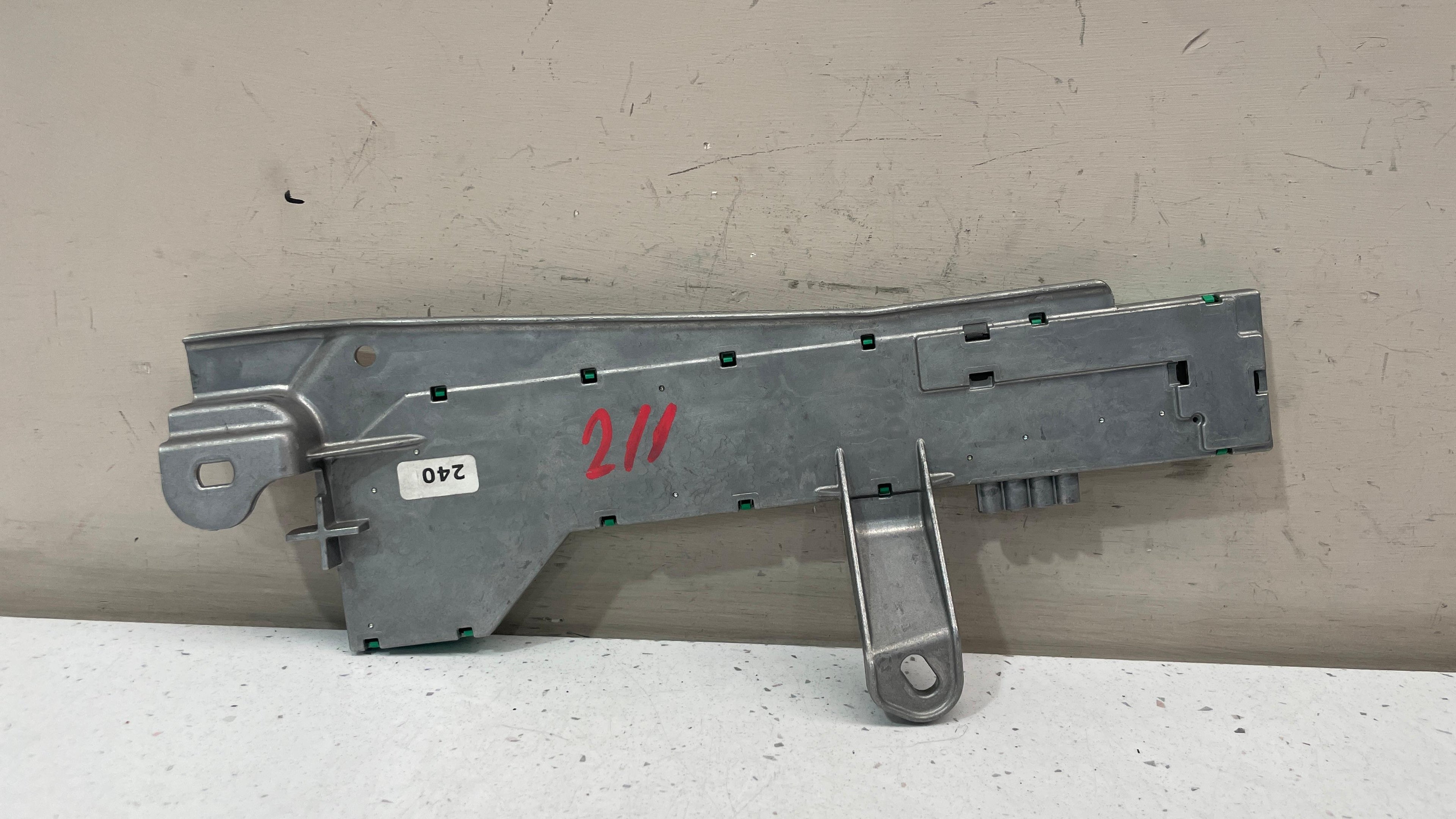 A2118200689 MERCEDES W211 REAR ANTENNA STEREO AMPLIFIER