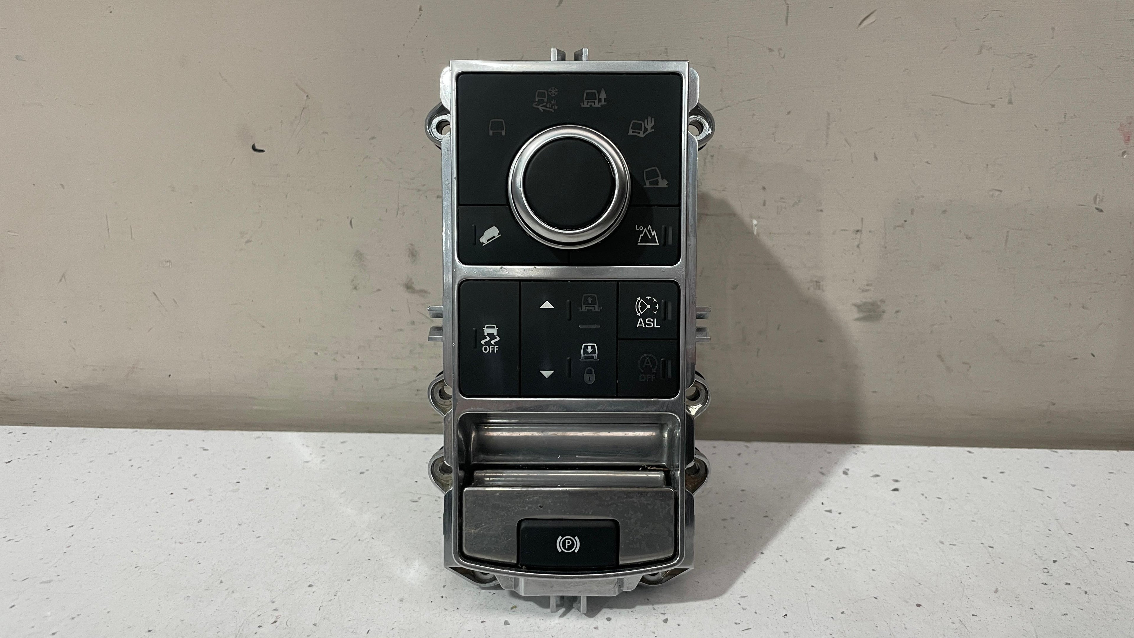 GPLA-14B596-LA LAND ROVER DISCOVERY CONSOLE TERRAIN