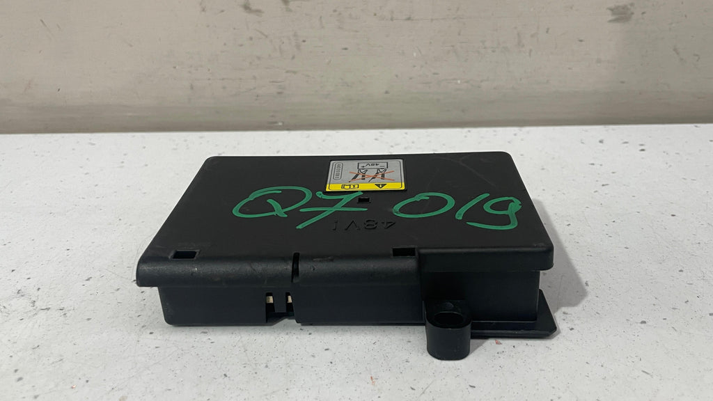 4M0941828J AUDI Q7 REAR FUSE BOX RELAY POWER