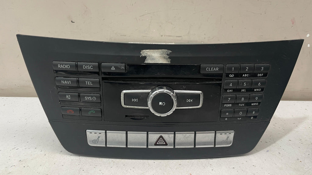 A2049006108 MERCEDES W204 RADIO HEAD UNIT CONTROL
