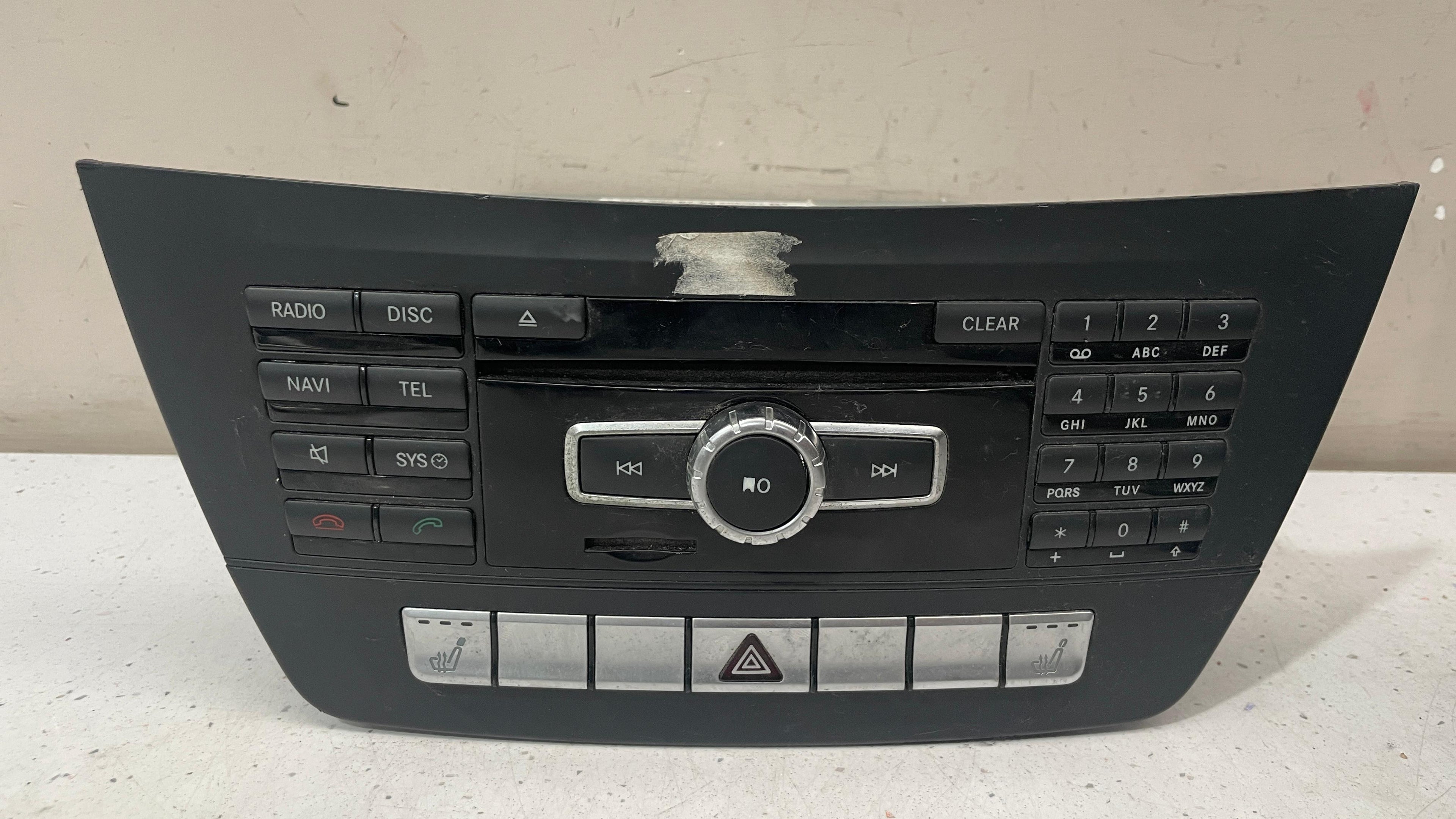 A2049006108 MERCEDES W204 RADIO HEAD UNIT CONTROL