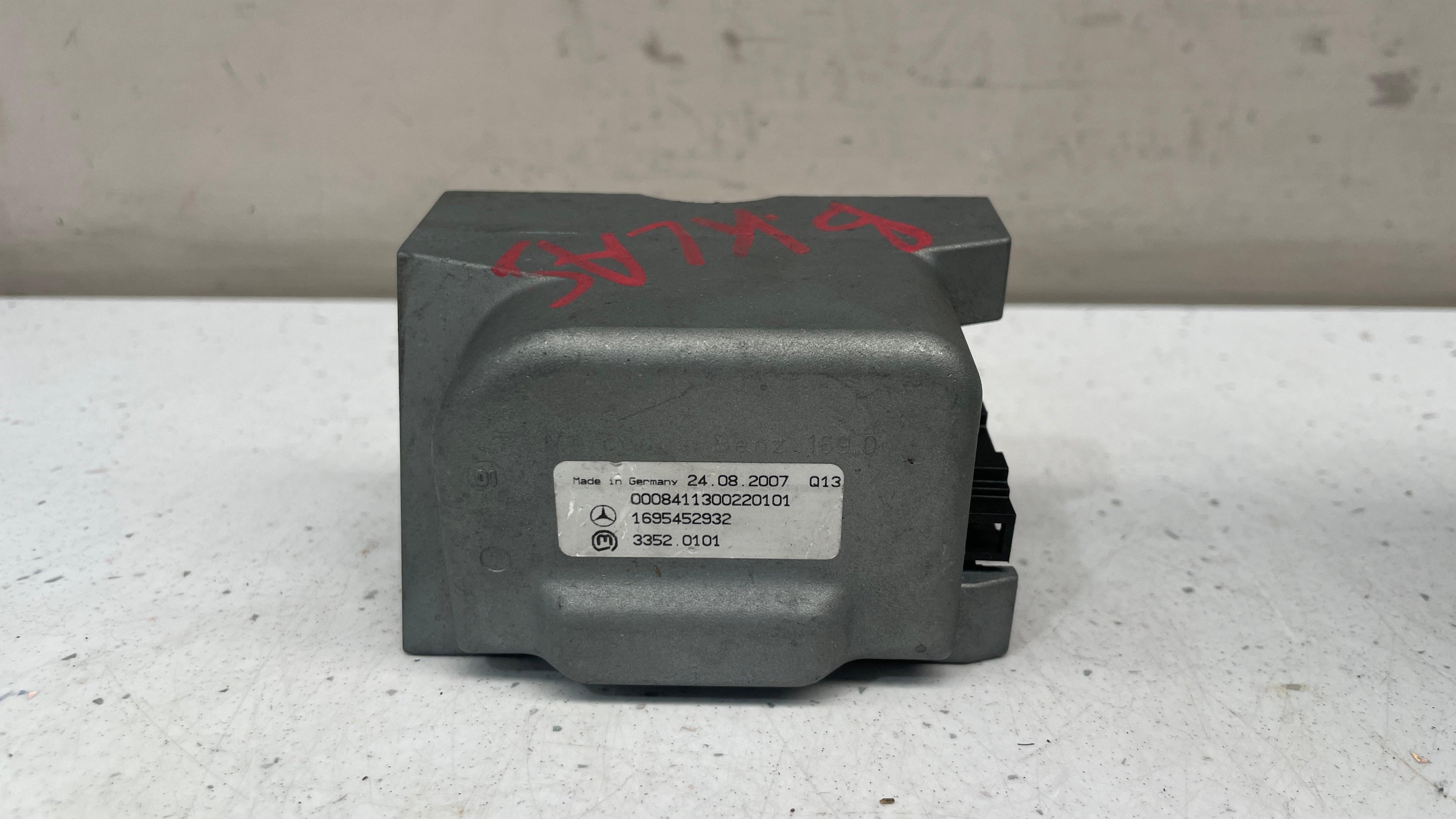 1695452932 MERCEDES W169 IMMOBILIZER CONTROL UNIT LOCK