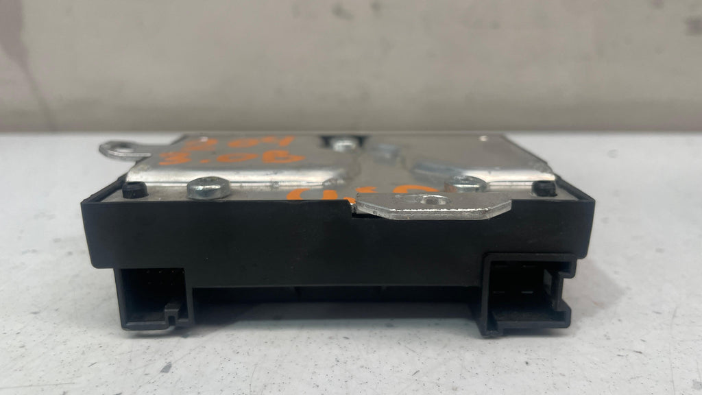 A2215401601 MERCEDES W204 FUEL POMP CONTROL UNIT