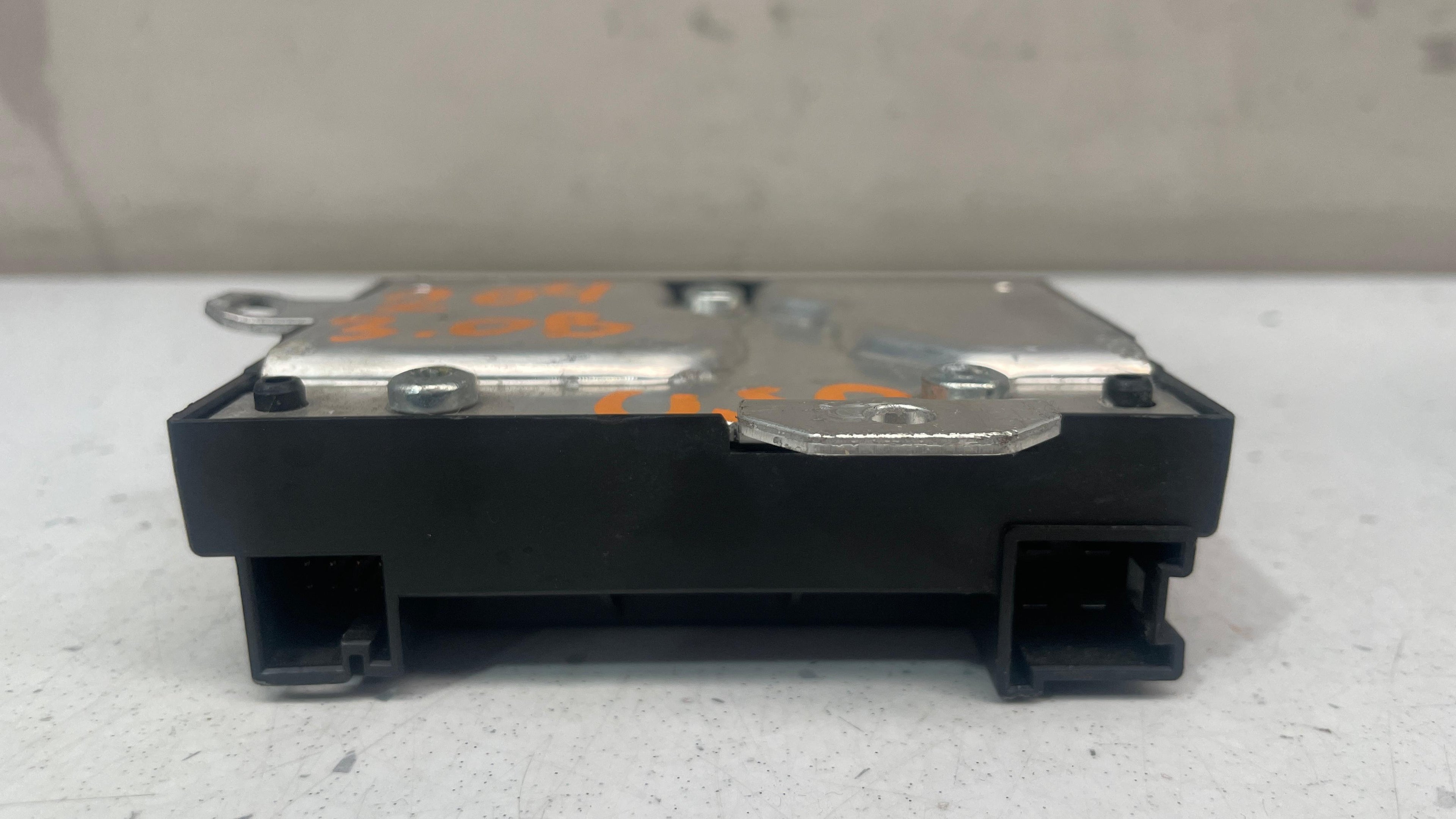 A2215401601 MERCEDES W204 FUEL POMP CONTROL UNIT