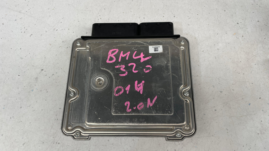 8517874-01 BMW 320 ENGINE CONTROL UNIT ECU