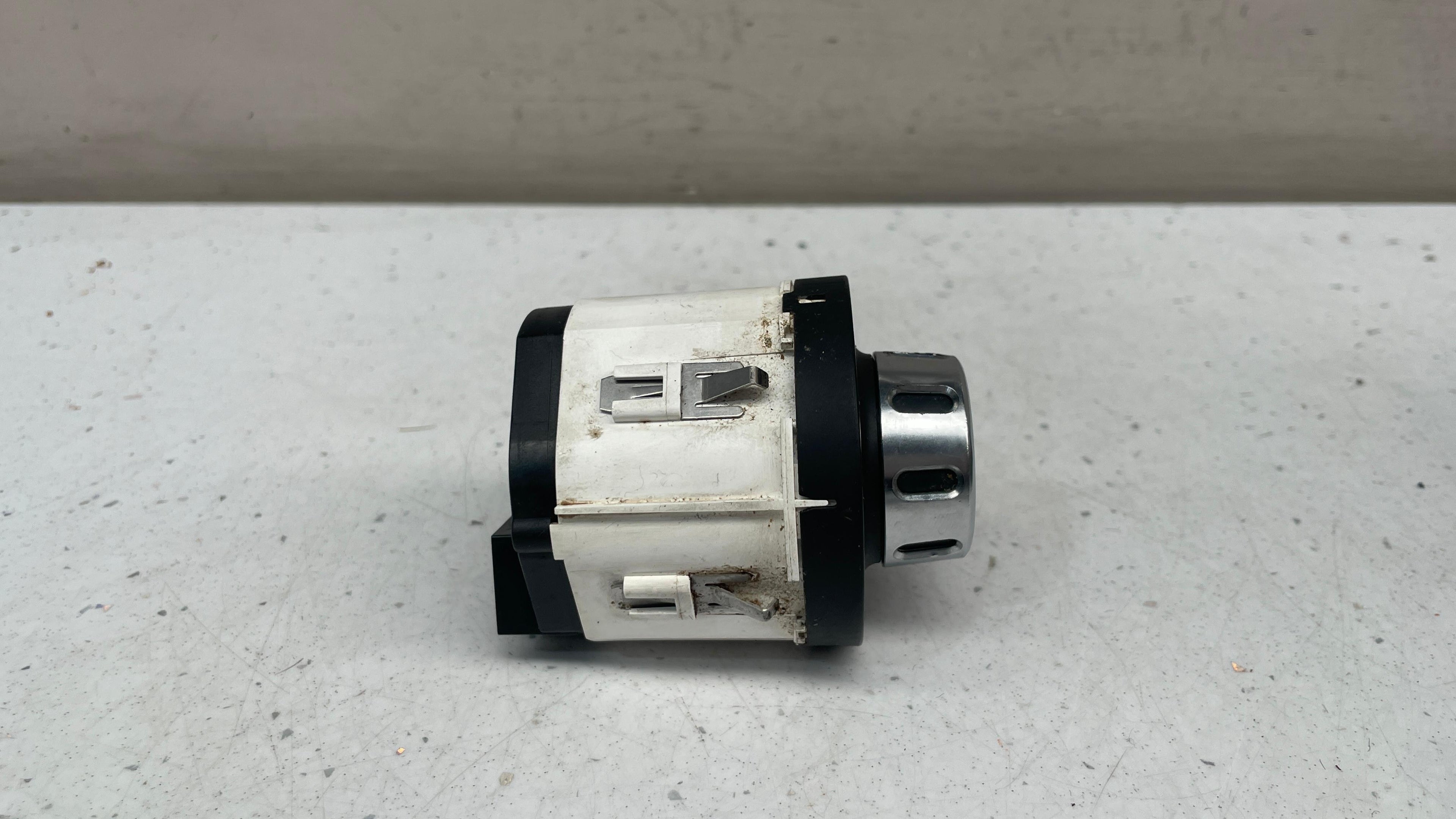 7P6941435C VOLKSWAGEN TOUAREG DIFFERENTIAL LOCK DIAL SWITCH