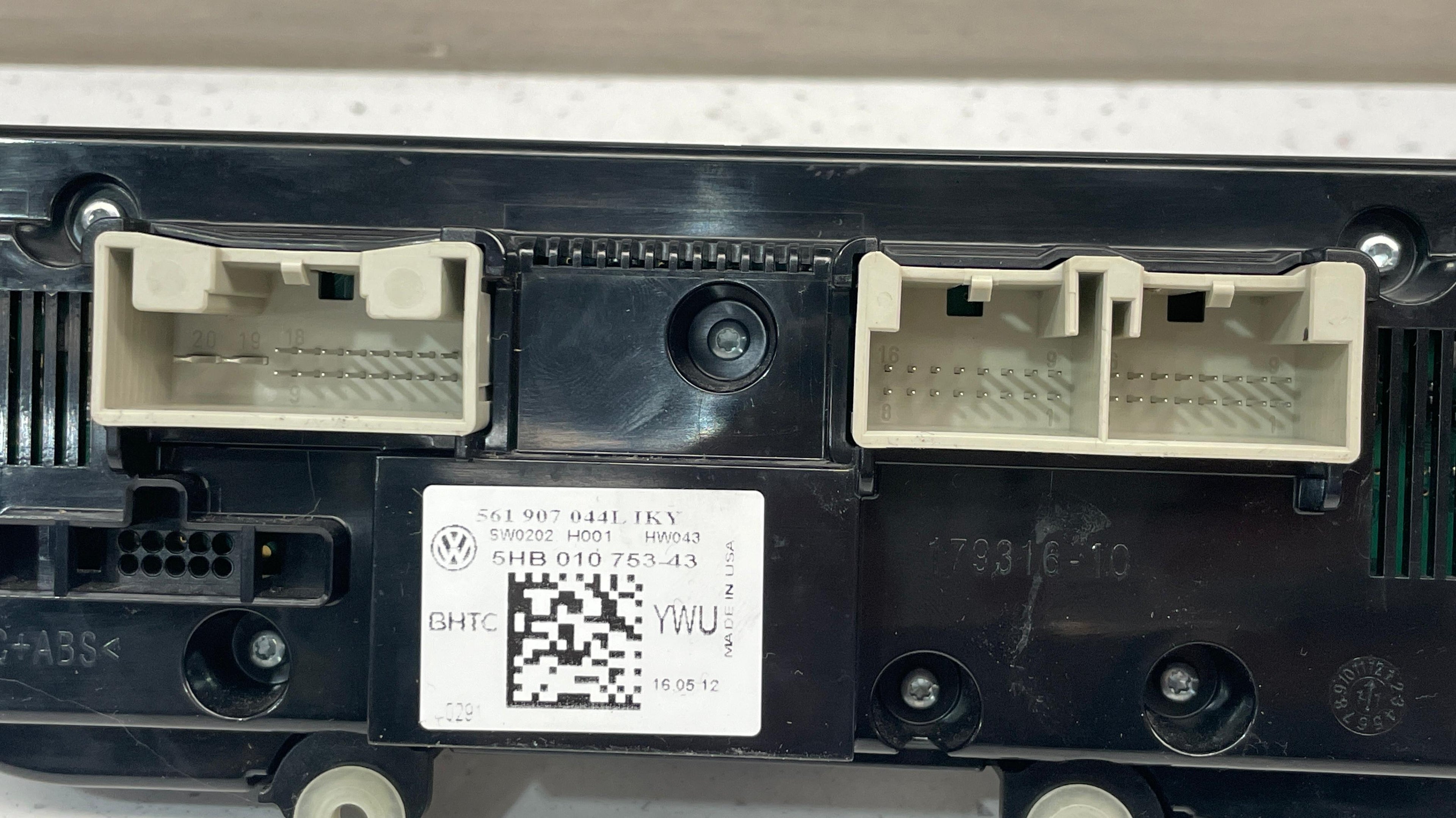 5HB01075343 VOLKSWAGEN JETTA AC CLIMATE CONTROL PANEL
