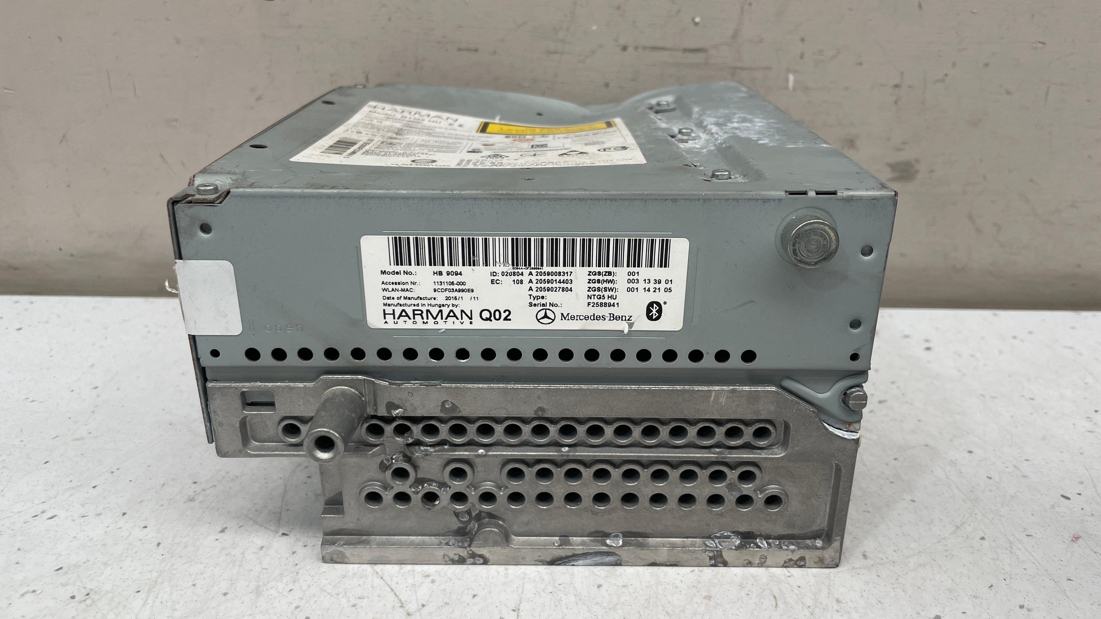 A2059008317 MERCEDES W205 RADIO COMMAND HEAD UNIT