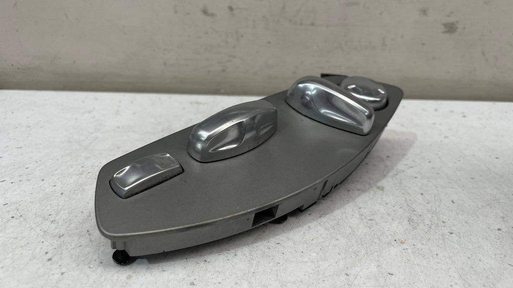 7PP959748AA  PORSCHE CAYENNE SWITCH RIGHT FRONT SEAT ADJUSTMENT