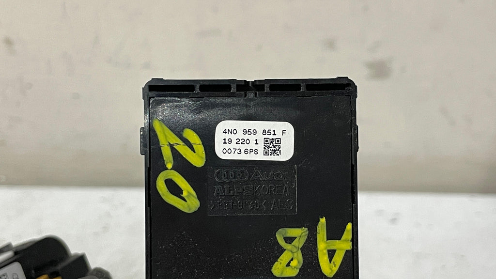 4N0959851F AUDI A8 FRONT LEFT WINDOW SWITCH