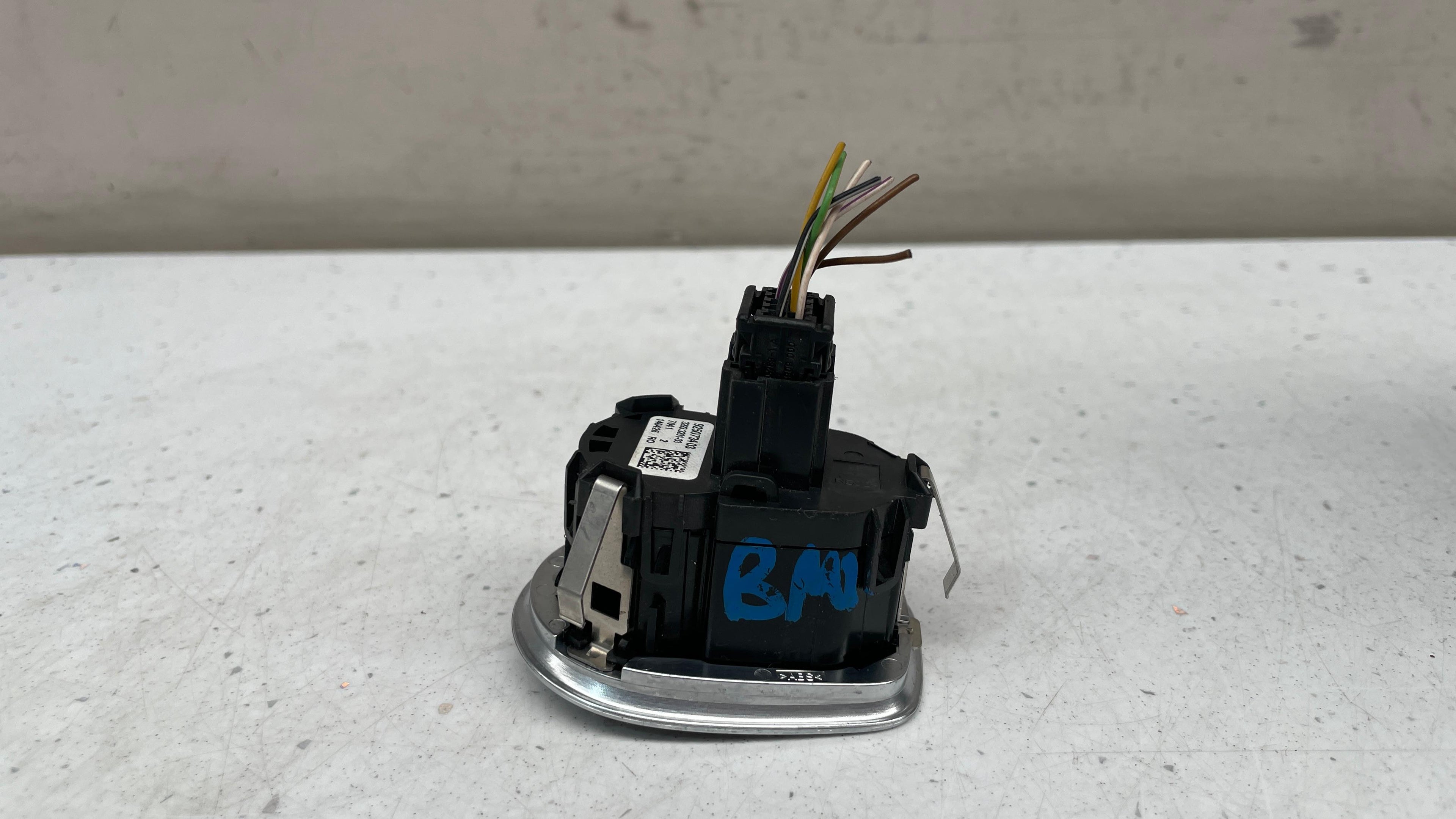 925073403 BMW SERIES 3 ENGINE START STOP BUTTON