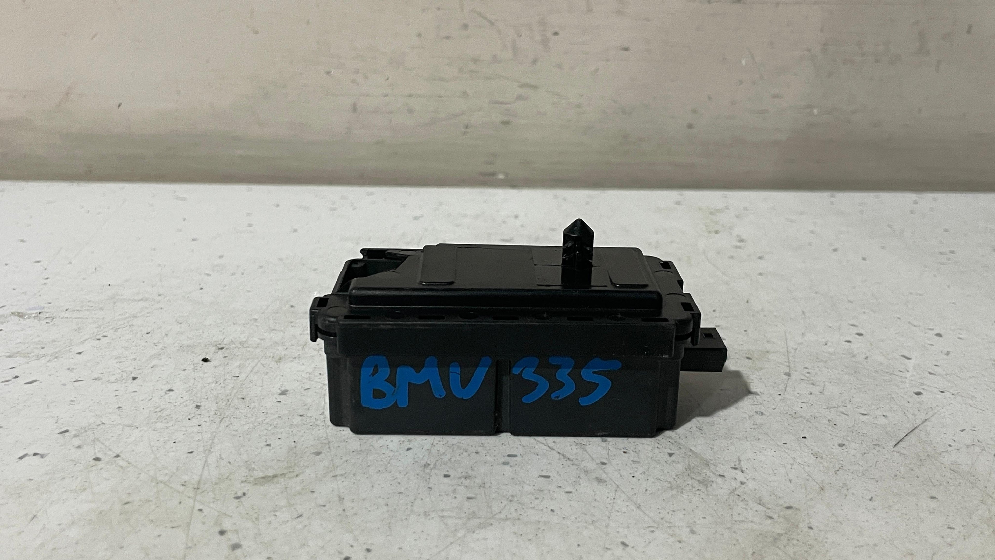 9397846-01 BMW SERIES 3 RADIO CONTROL MODULE