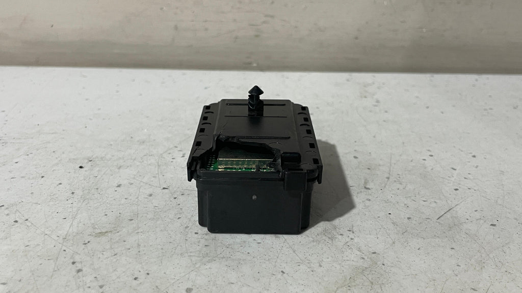 9397846-01 BMW SERIES 3 RADIO CONTROL MODULE