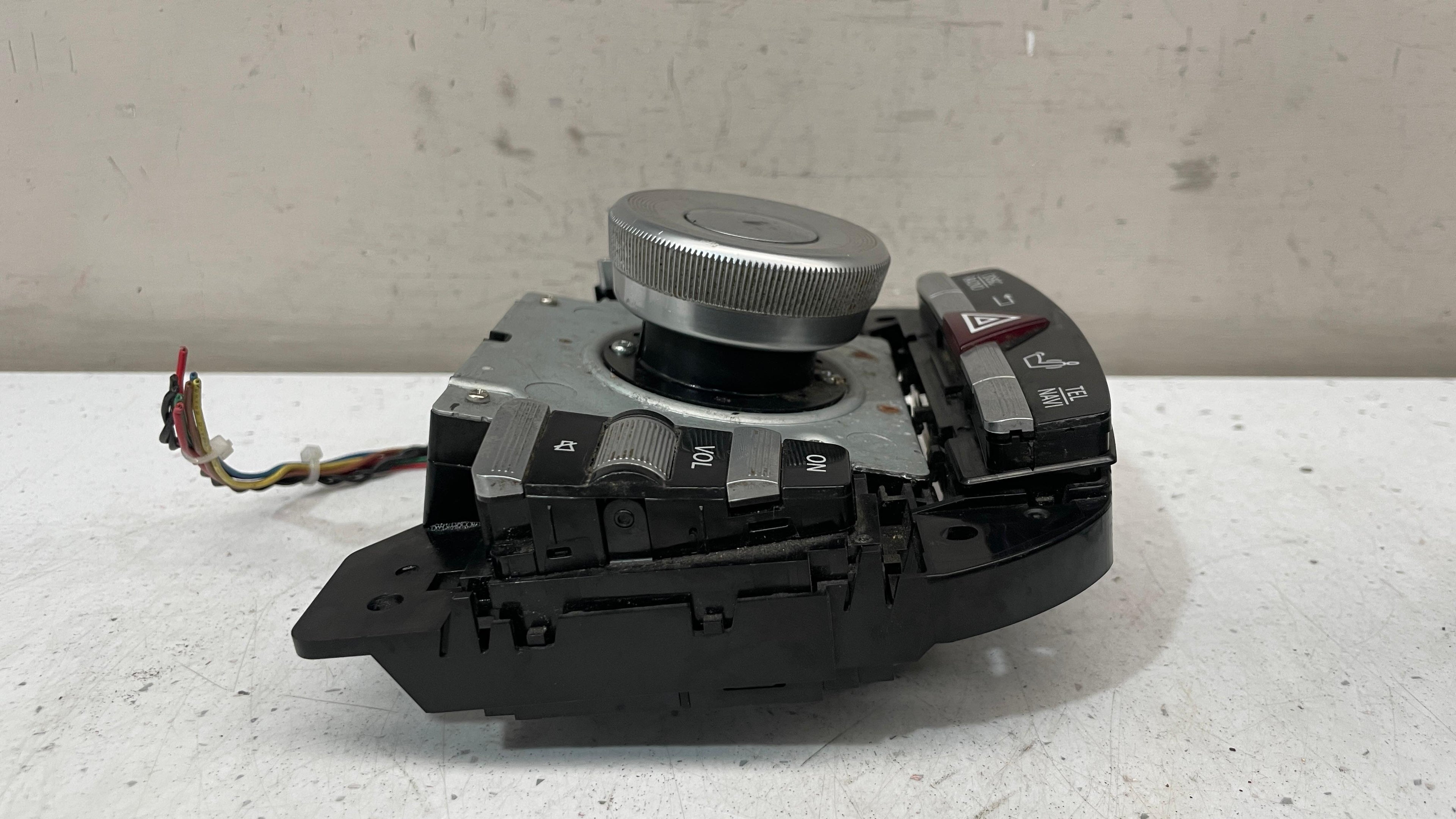 A2218700351 MERCEDES BENZ W221 MULTIMEDIA CONTROL SWITCH