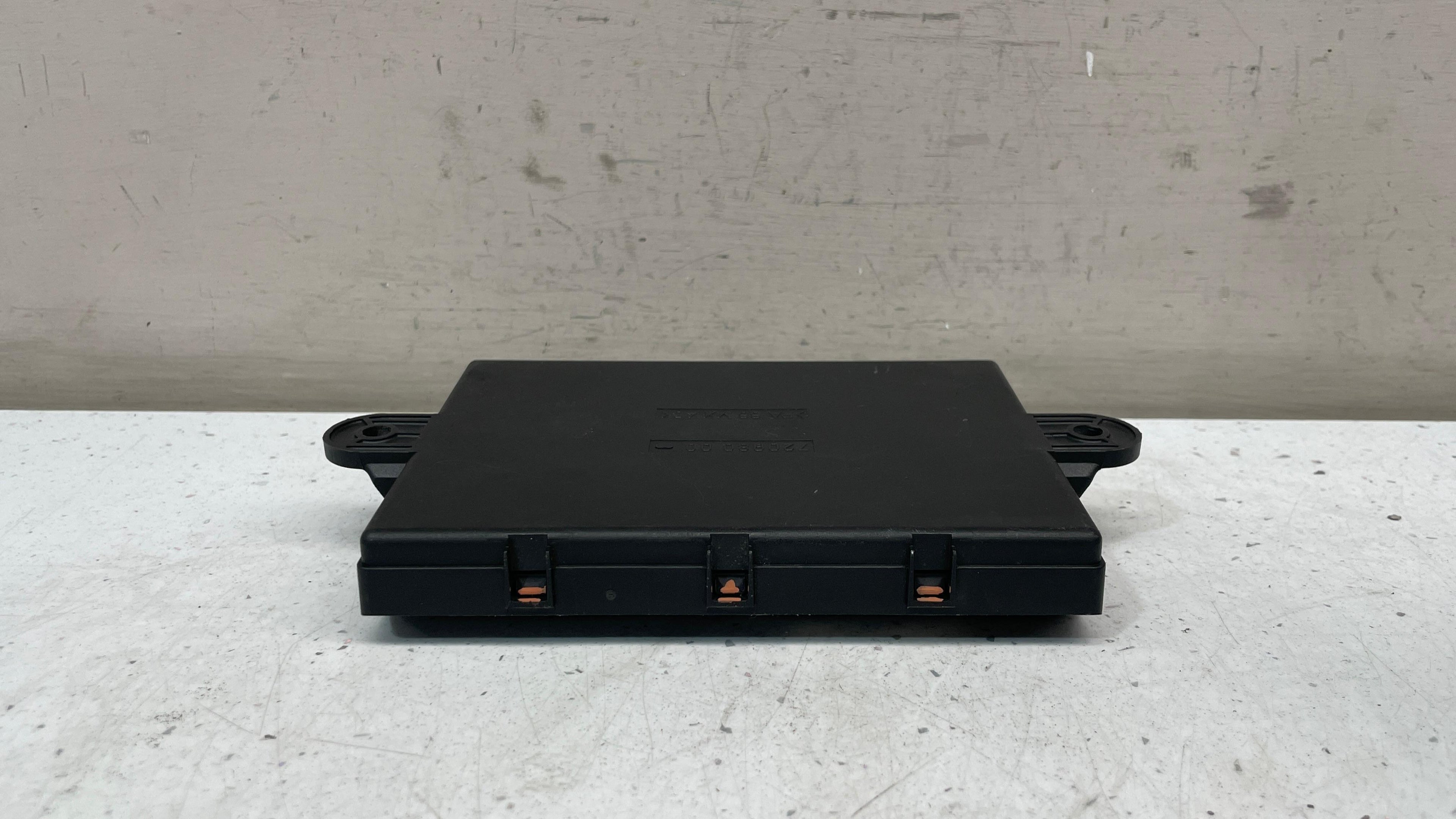 A0008700392 MERCEDES W221 REAR DOOR CONTROL MODULE UNIT