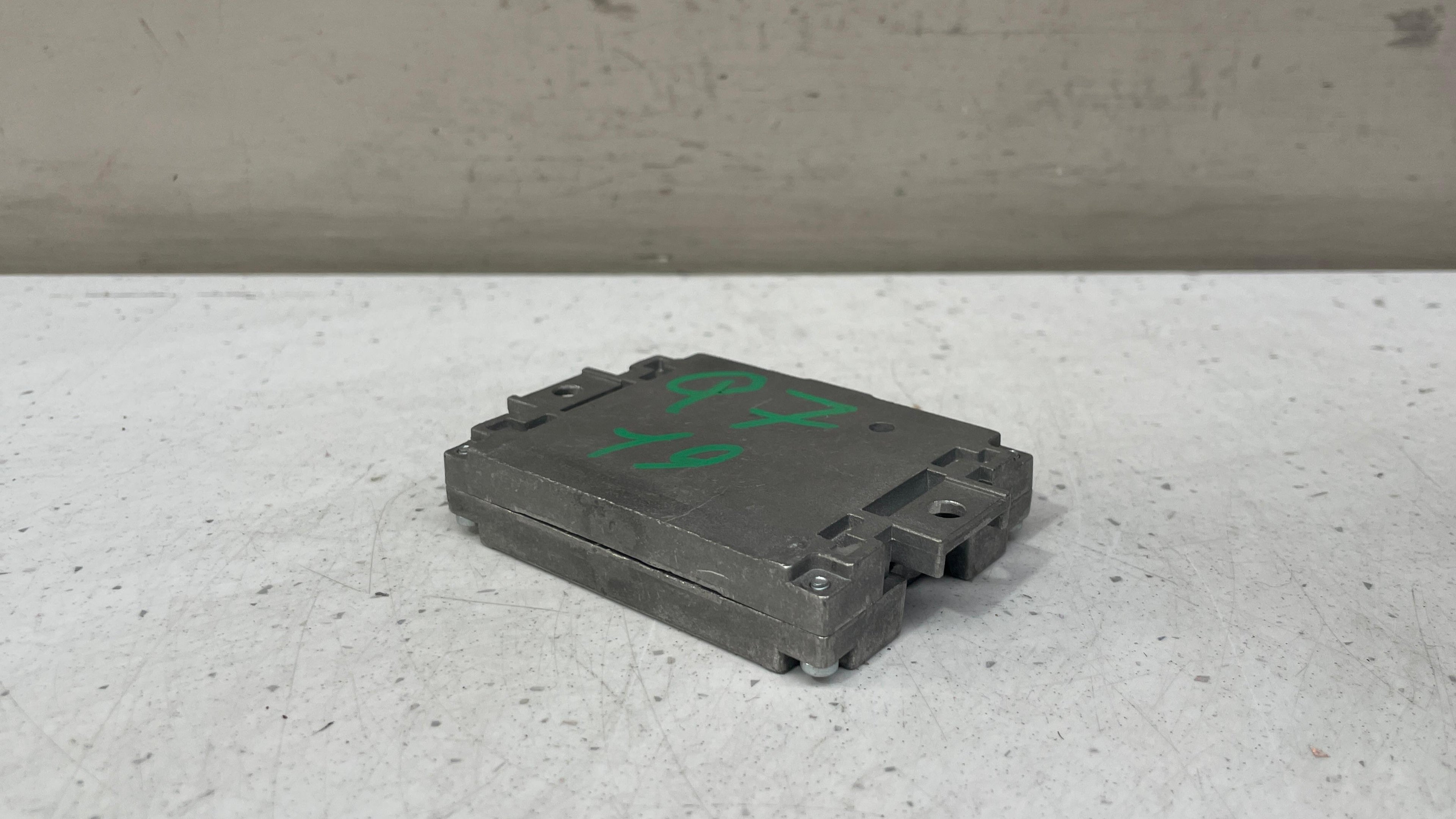 4N0035456  AUDI Q7 ANTENNA AMPLIFIER SIGNAL MODULE