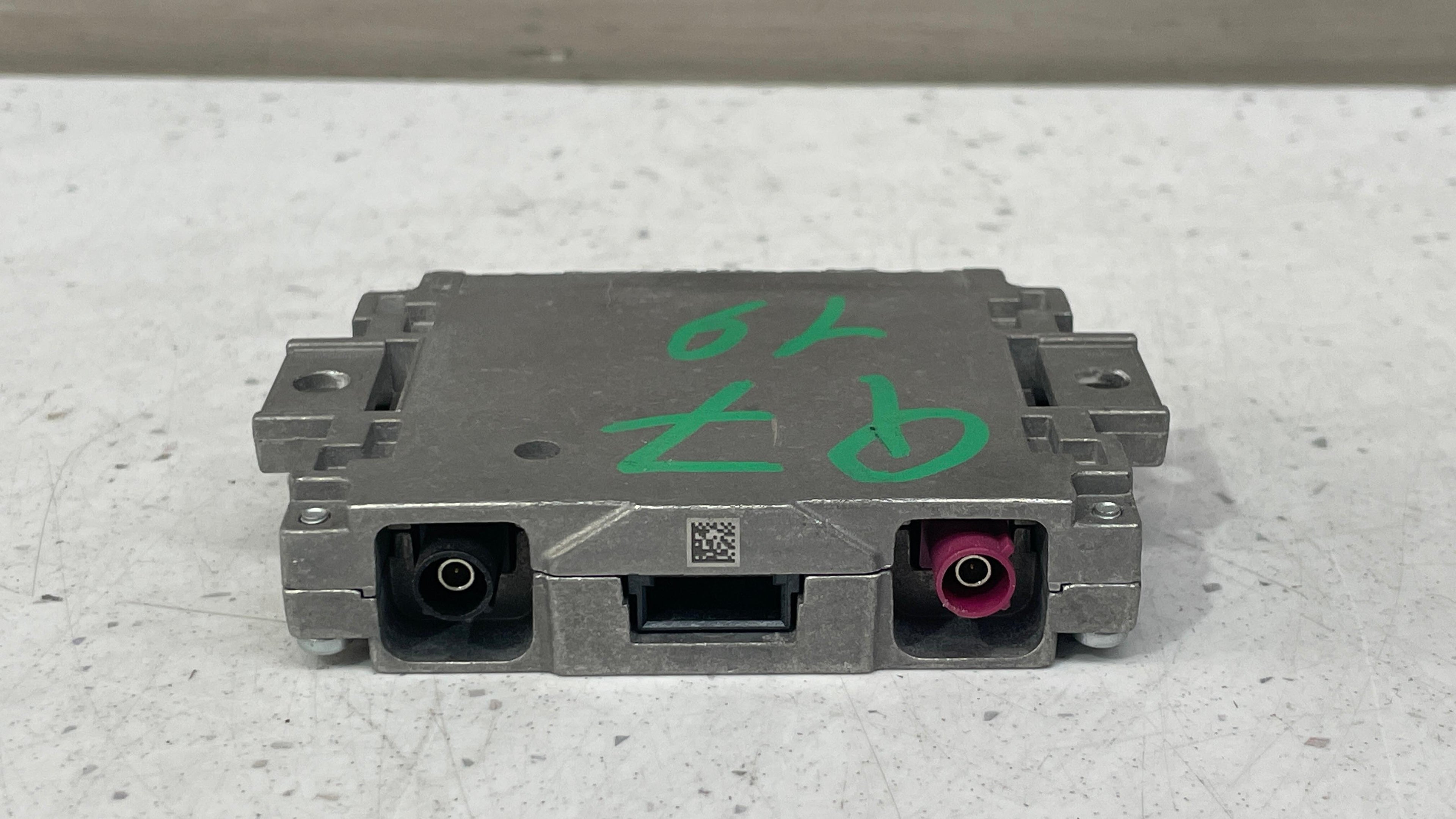 4N0035456  AUDI Q7 ANTENNA AMPLIFIER SIGNAL MODULE