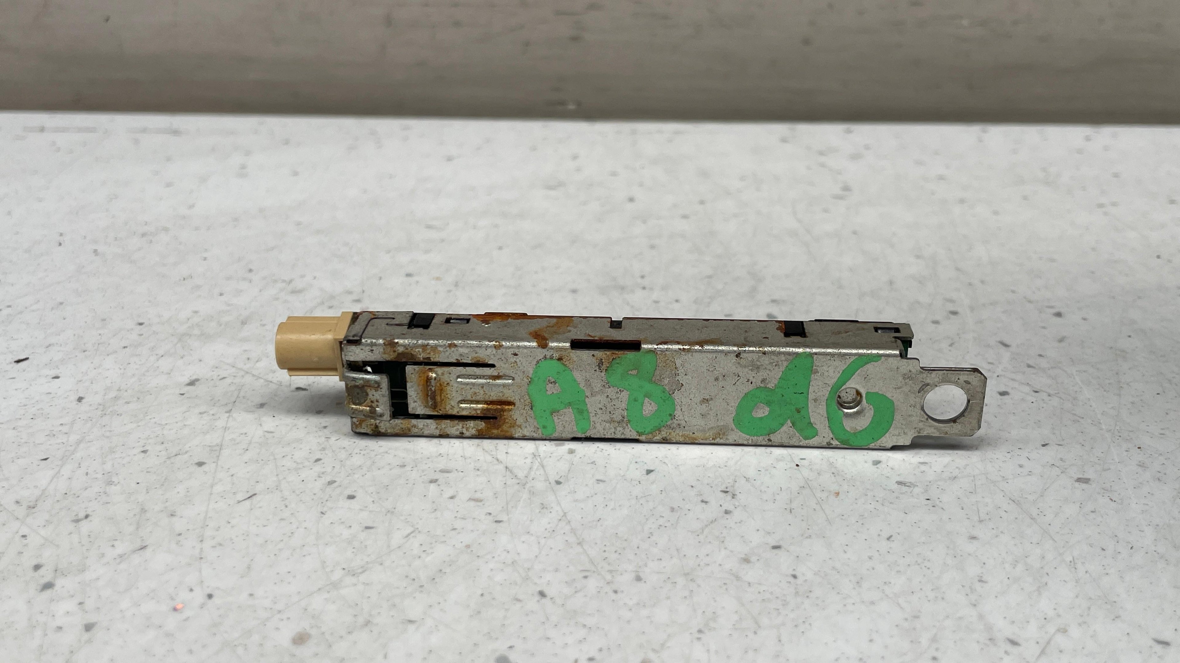 4H0035225C AUDI A8 AERIAL ANTENNA AMPLIFIER