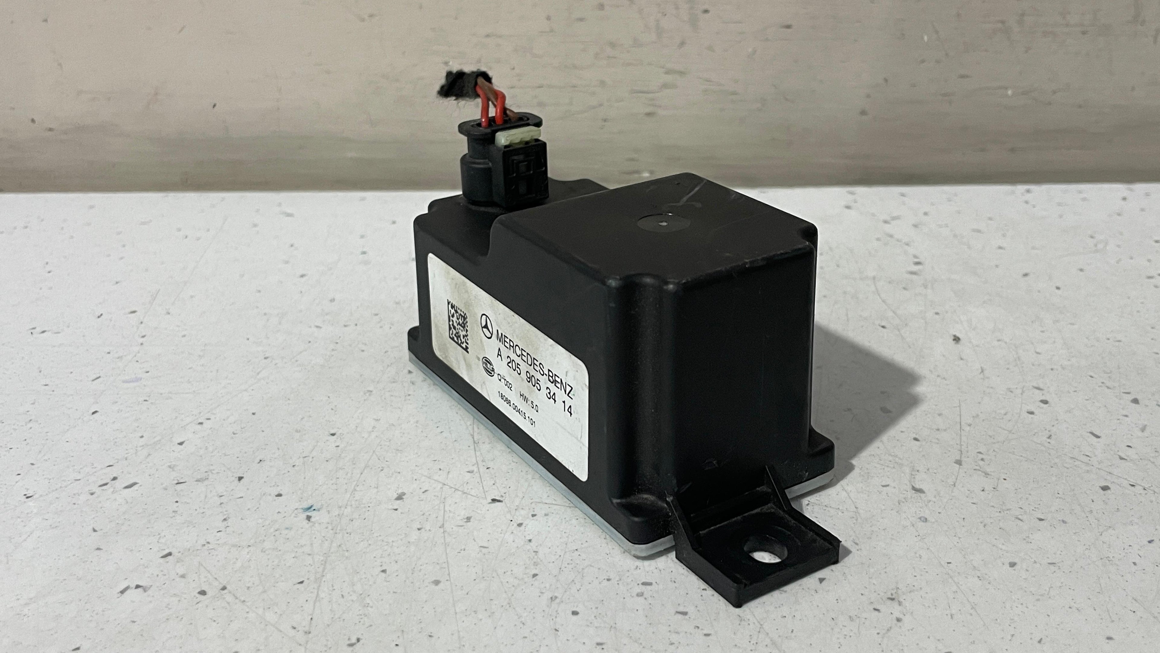 A2059053414 MERCEDES VOLTAGE CONVERTER AUXILIARY BATTERY CONTROL UNIT