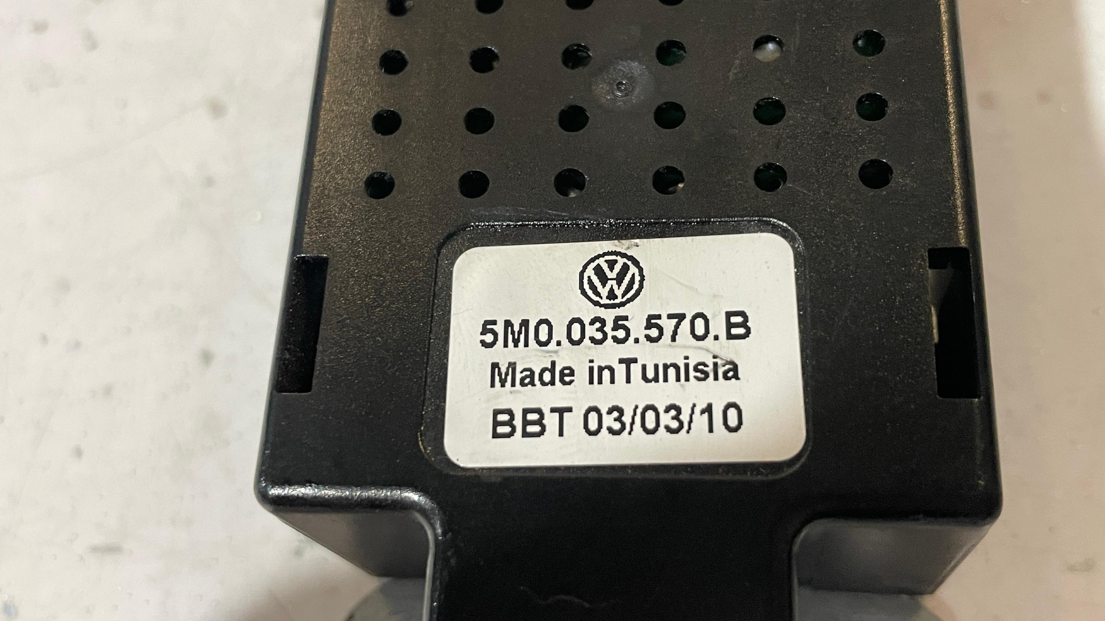 5M0035570B VOLKSWAGEN GOLF VI RADIO STATIC FILTER