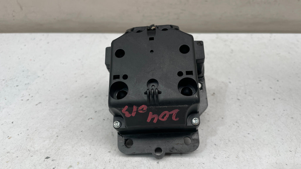 A2048709558  MERCEDES W204 MULTIMEDIA CONTROLLER SWITCH