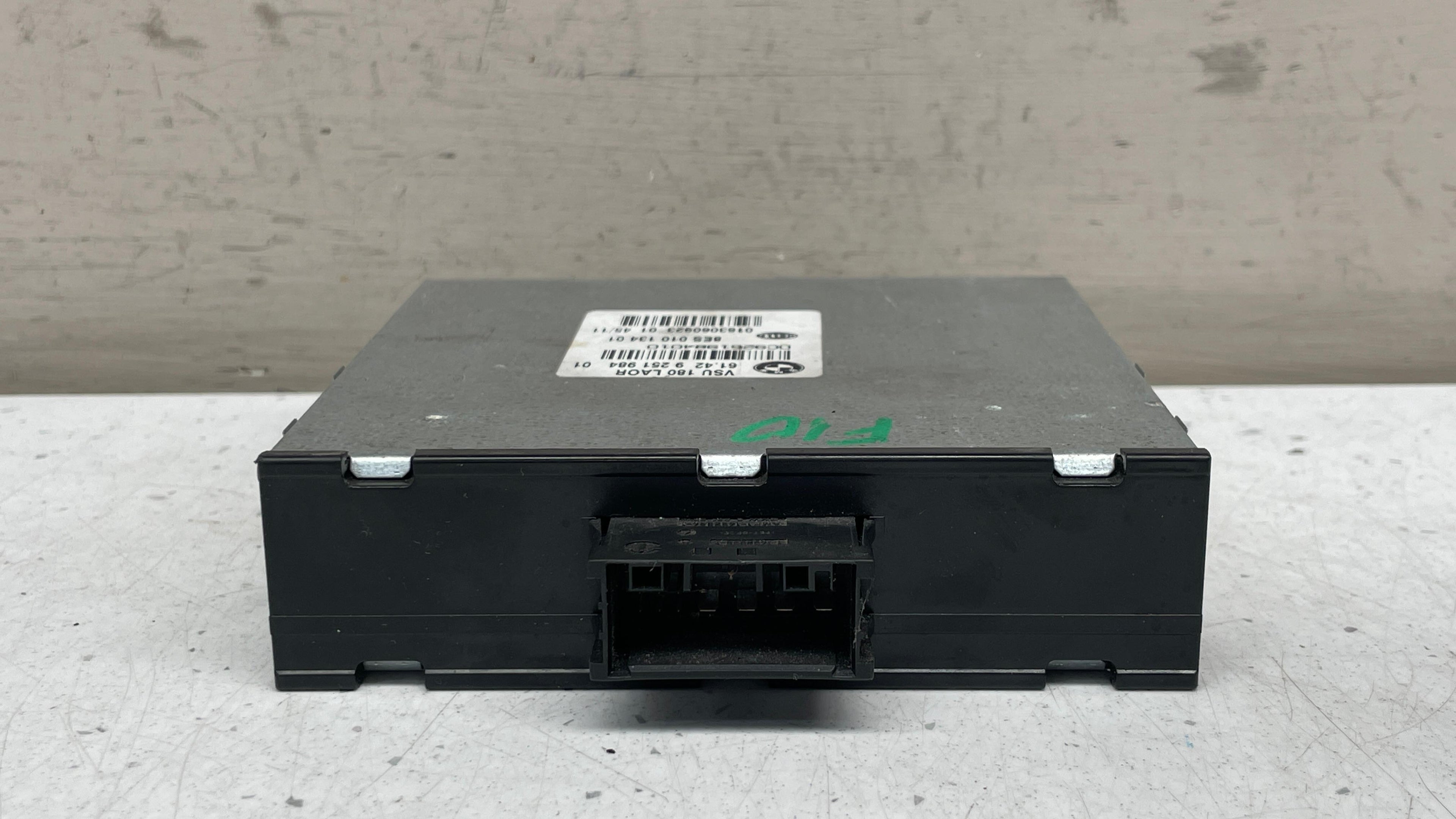 925198401 BMW F10 VOLTAGE CONVERTER UNIT MODULE