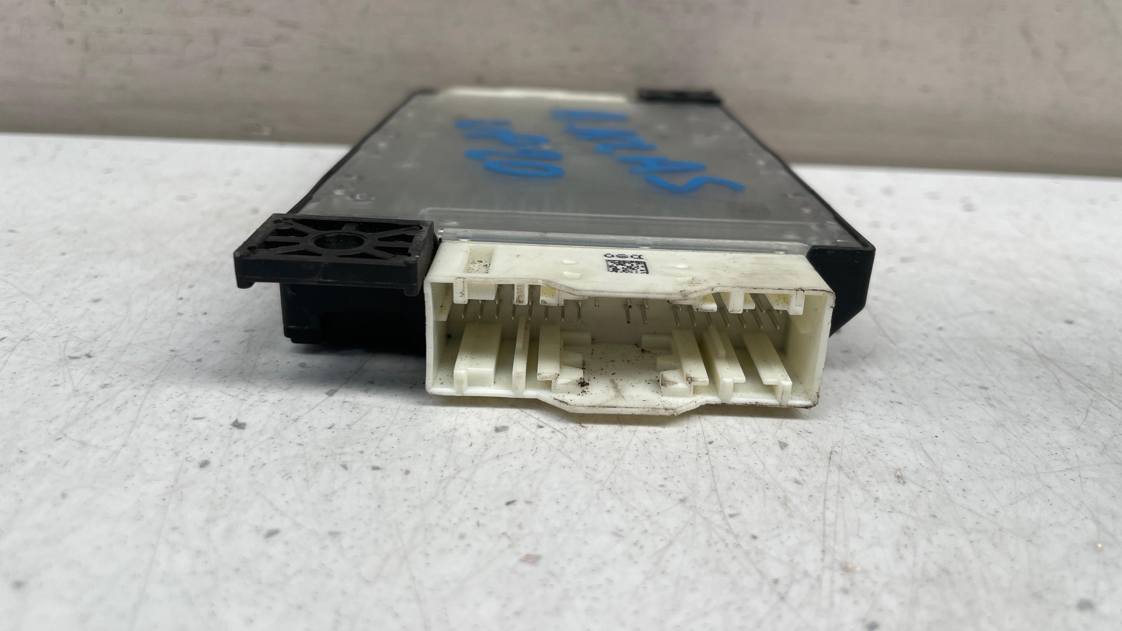 A1679007112  MERCEDES A CLASS KEYLESS CONTROL MODULE