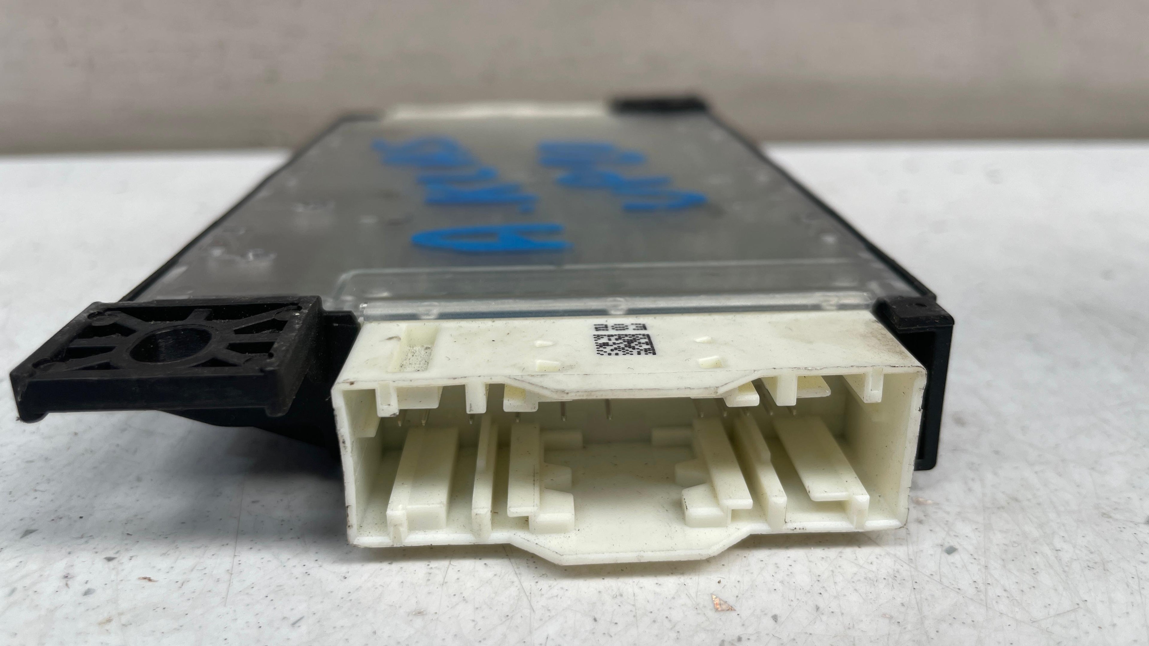 A1679007112  MERCEDES A CLASS KEYLESS CONTROL MODULE