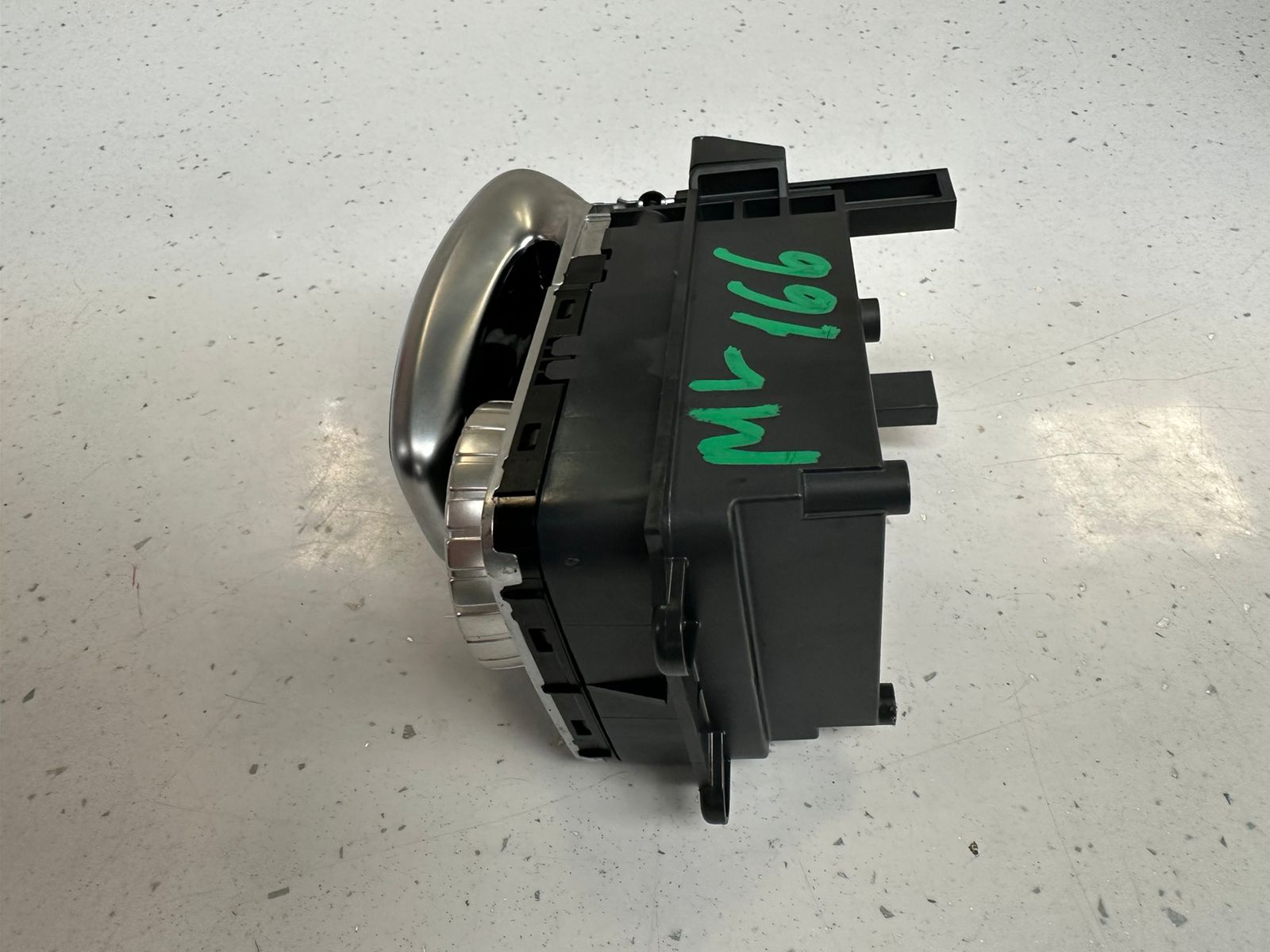 A1669006815 W166 MULTIMEDIA CONTROL PANEL SWITCH