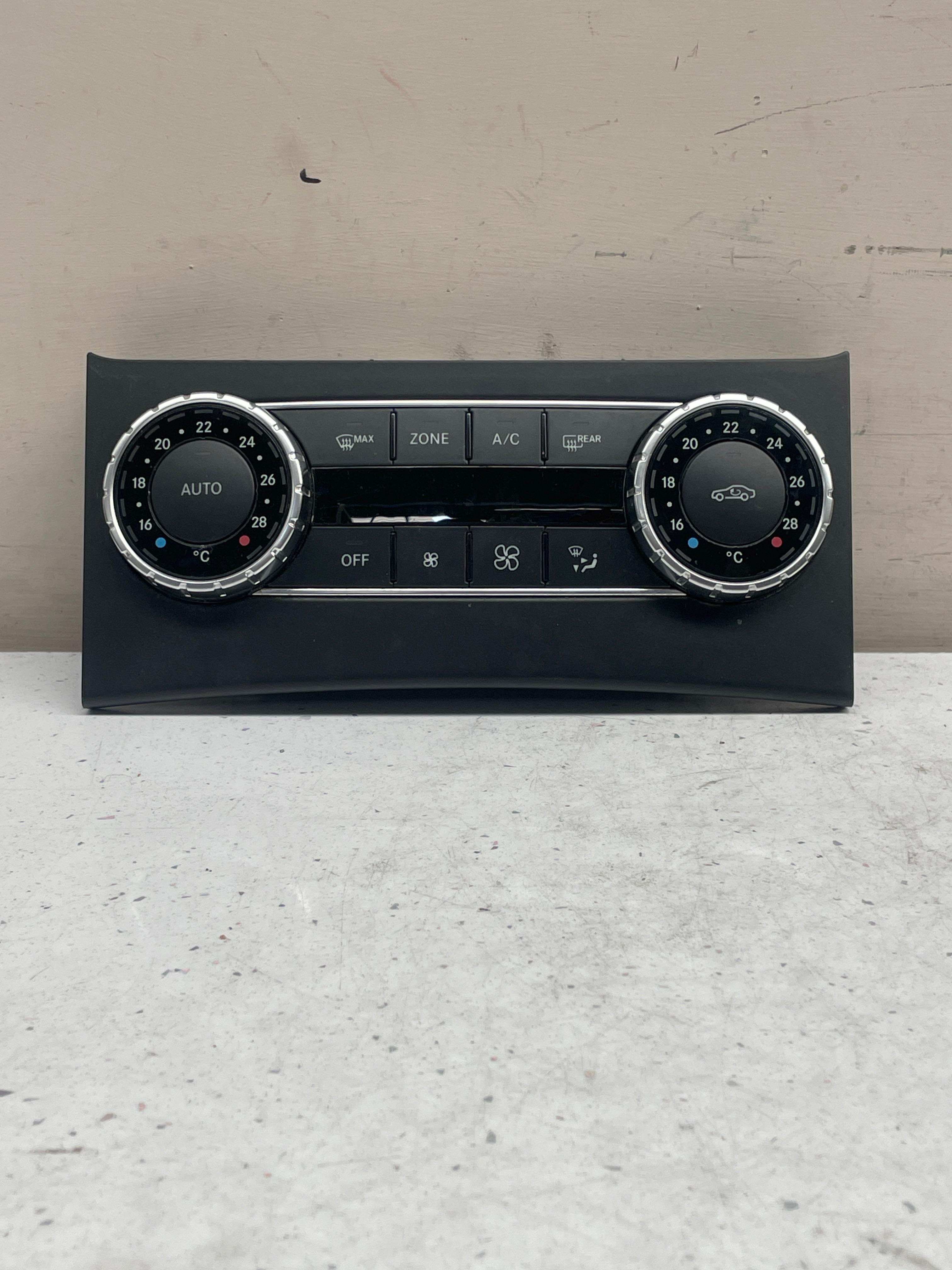 A2049006608 MERCEDES W204 CLIMATE CONTROL PANEL