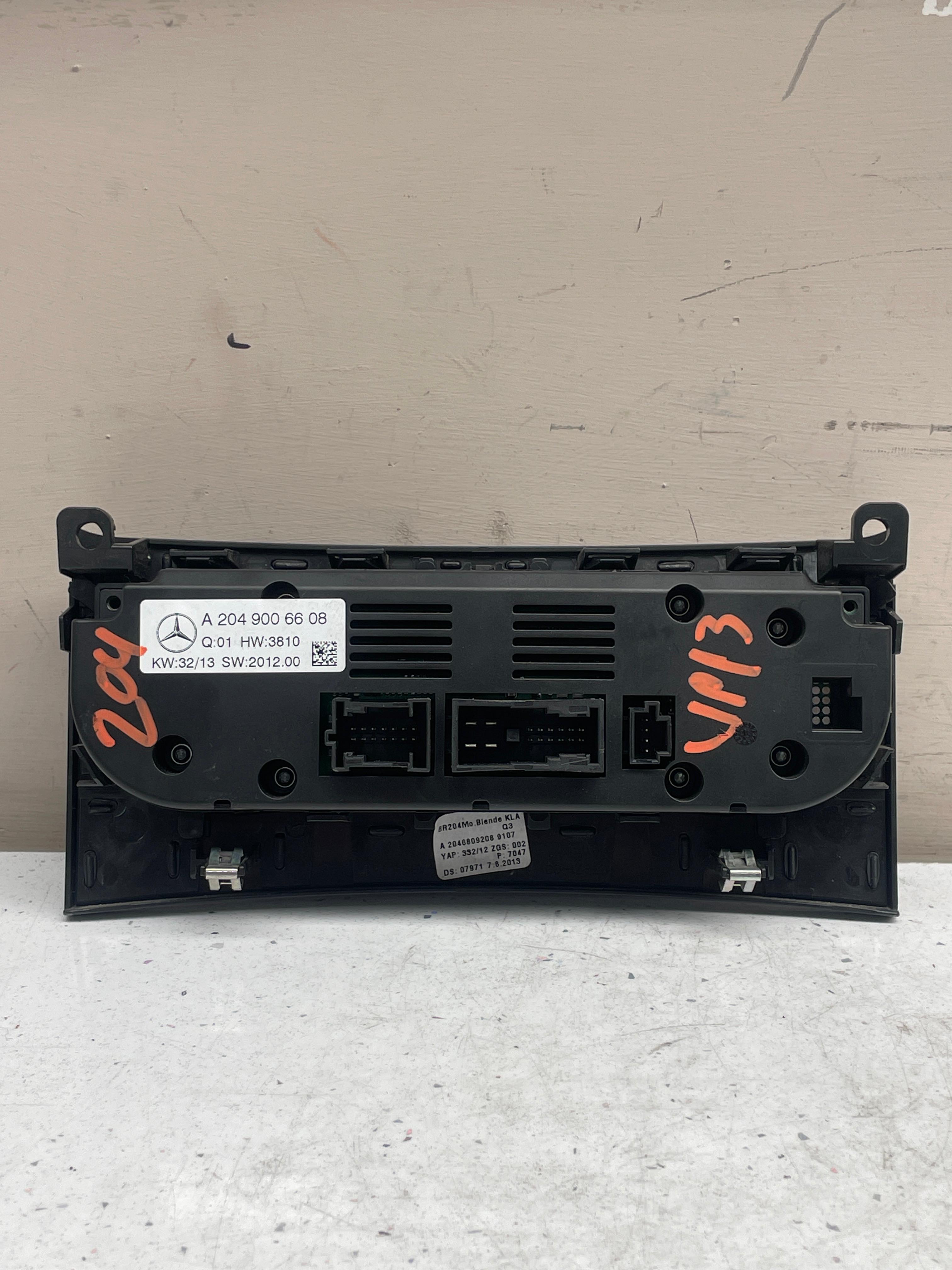 A2049006608 MERCEDES W204 CLIMATE CONTROL PANEL