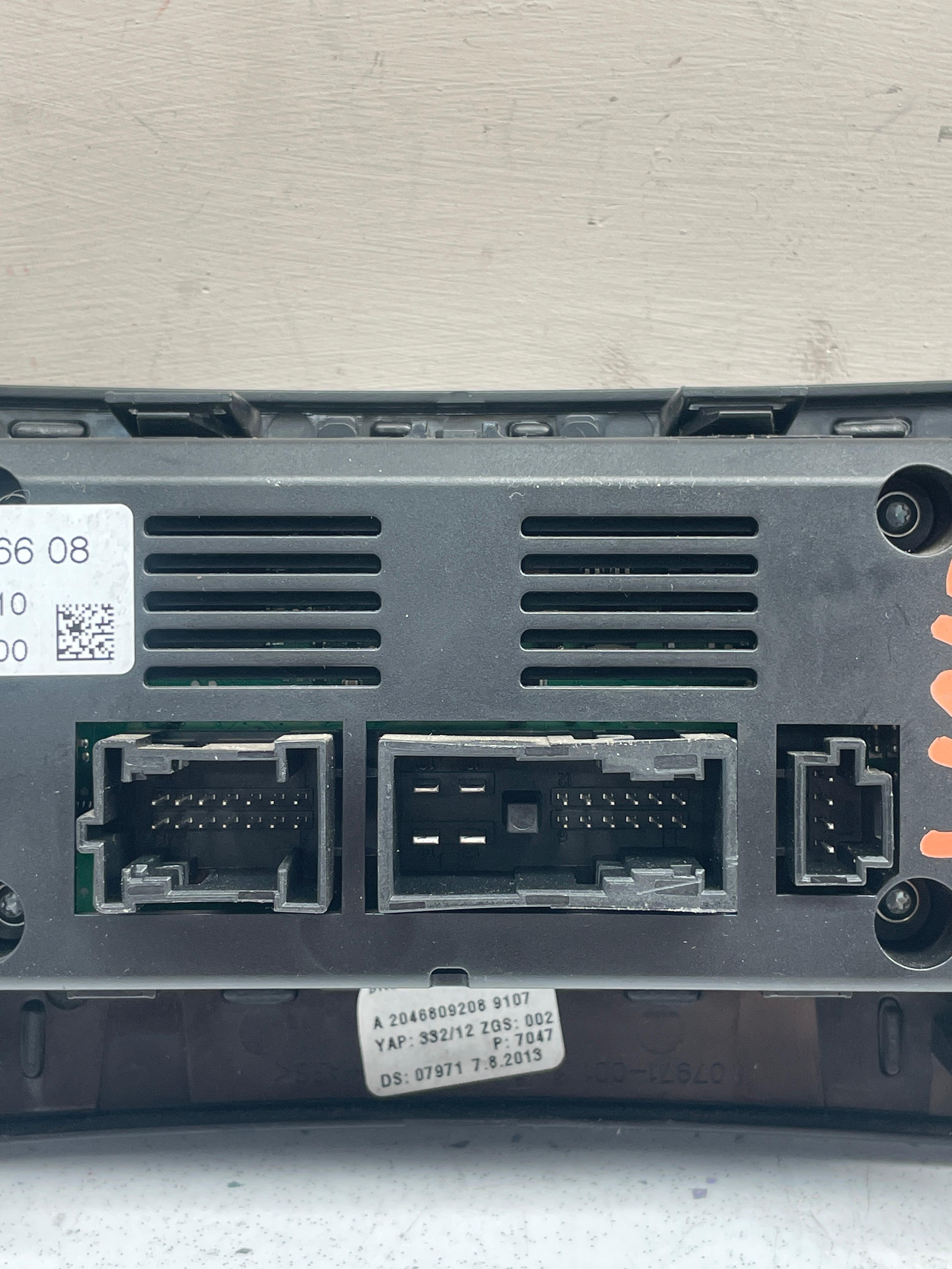 A2049006608 MERCEDES W204 CLIMATE CONTROL PANEL
