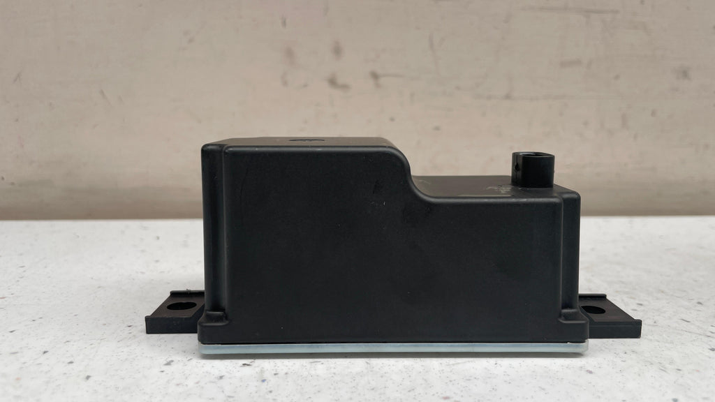 A2059053414 MERCEDES VOLTAGE CONVERTER AUXILIARY BATTERY CONTROL UNIT