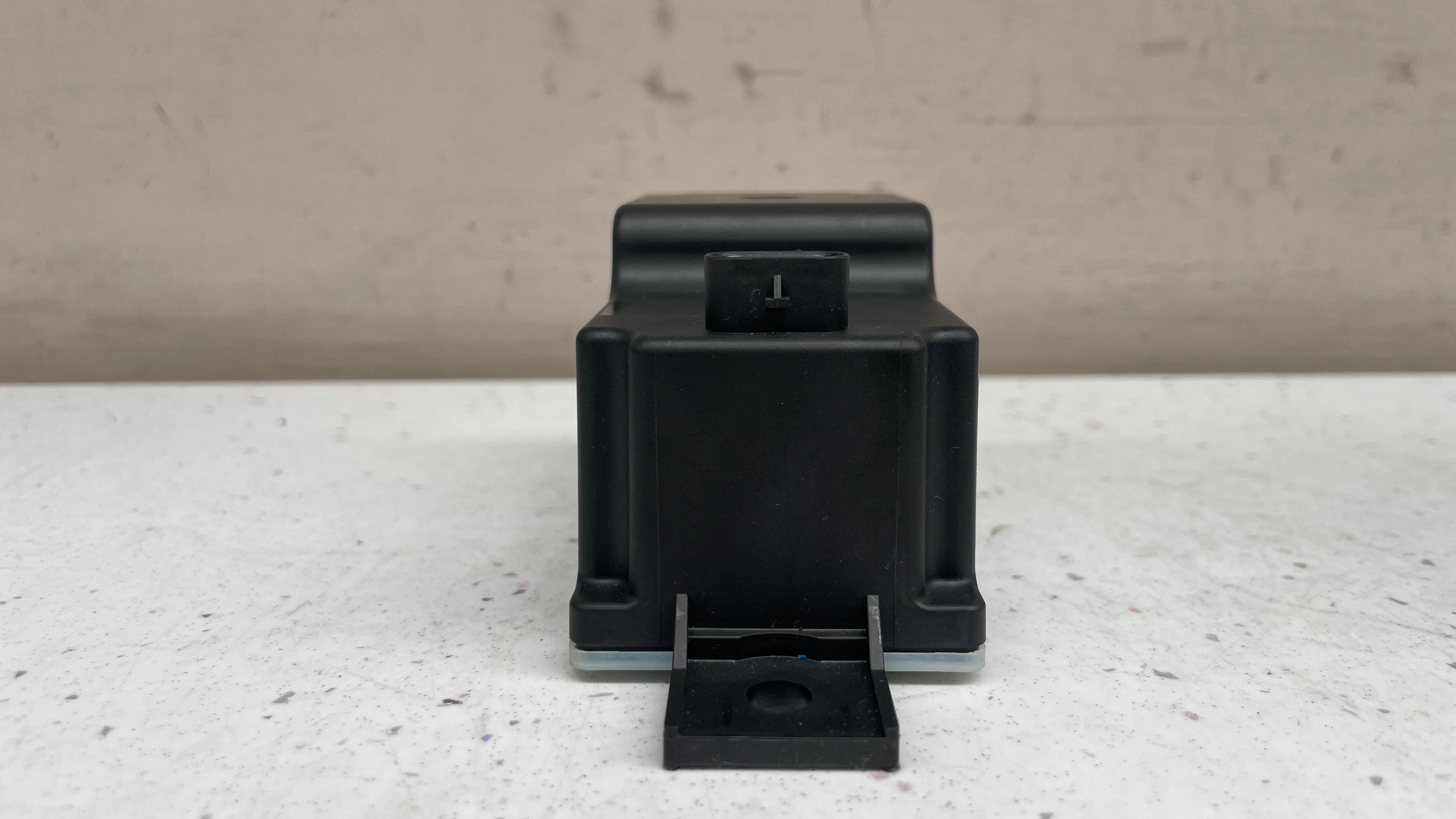 A2059053414 MERCEDES VOLTAGE CONVERTER AUXILIARY BATTERY CONTROL UNIT