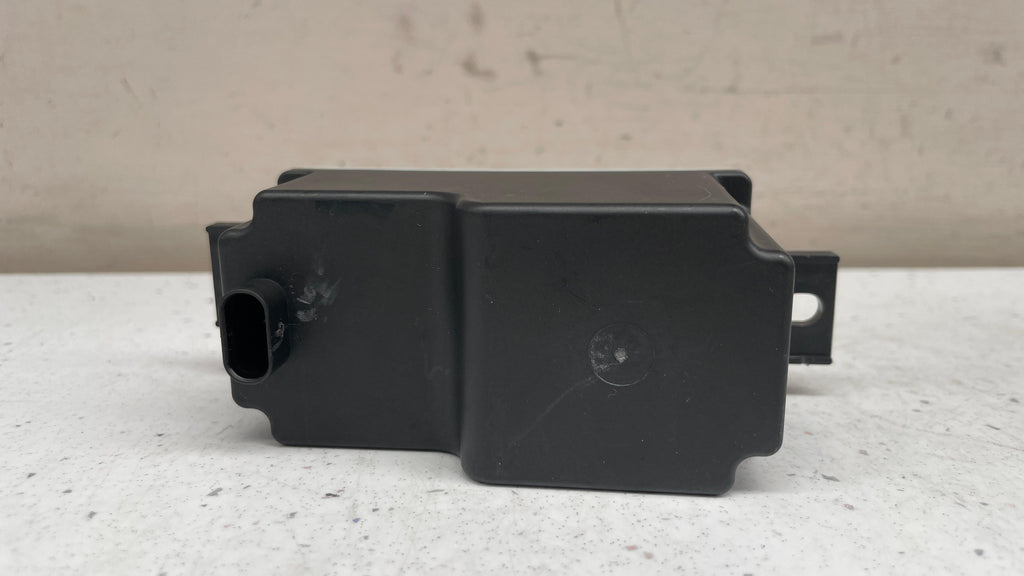 A2059053414 MERCEDES VOLTAGE CONVERTER AUXILIARY BATTERY CONTROL UNIT