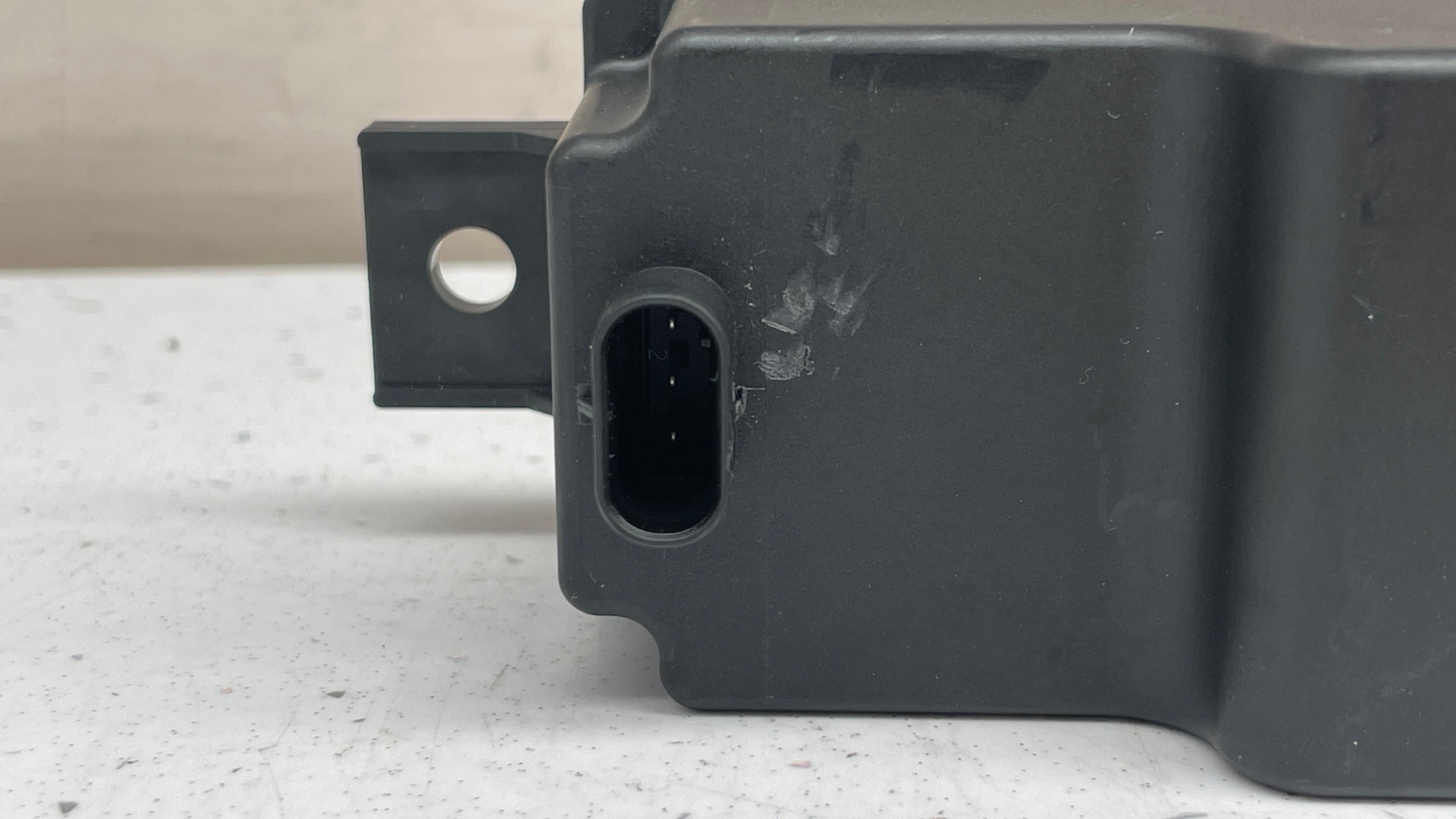 A2059053414 MERCEDES VOLTAGE CONVERTER AUXILIARY BATTERY CONTROL UNIT