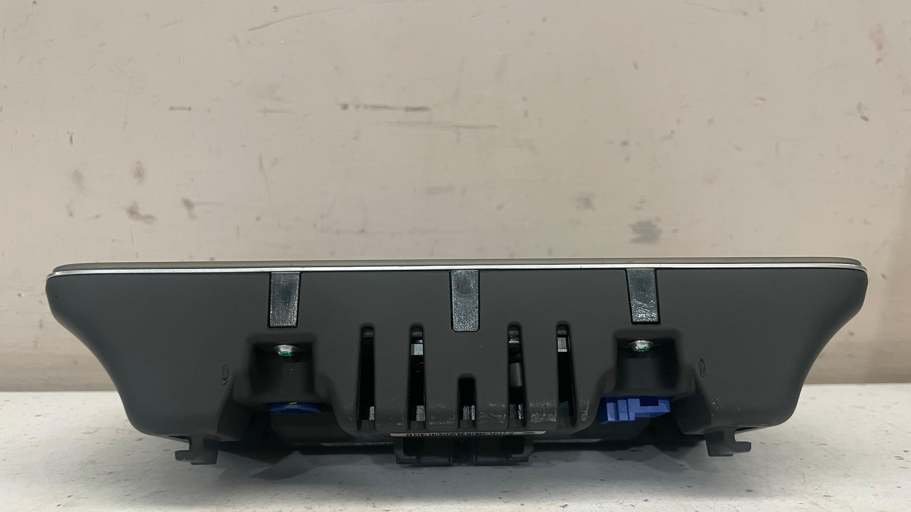 A1669001420 MERCEDES SCREEN MONITOR CENTRAL DISPLAY