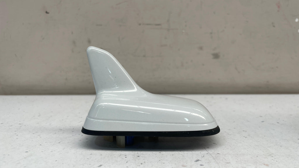 4G0035503J AUDI A4 ROOF SHARK FIN MOUNT ANTENNA