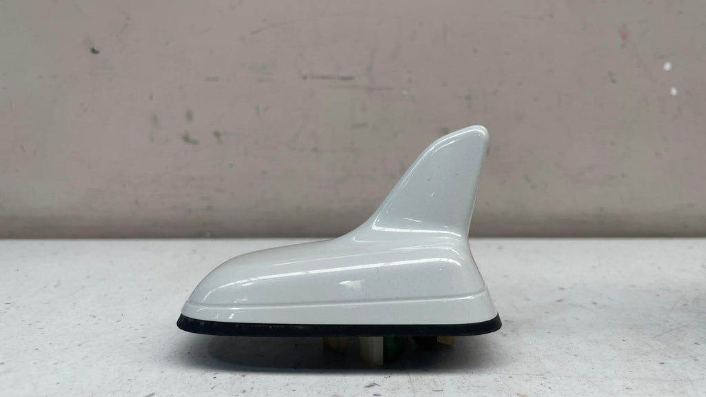 4G0035503J AUDI A4 ROOF SHARK FIN MOUNT ANTENNA