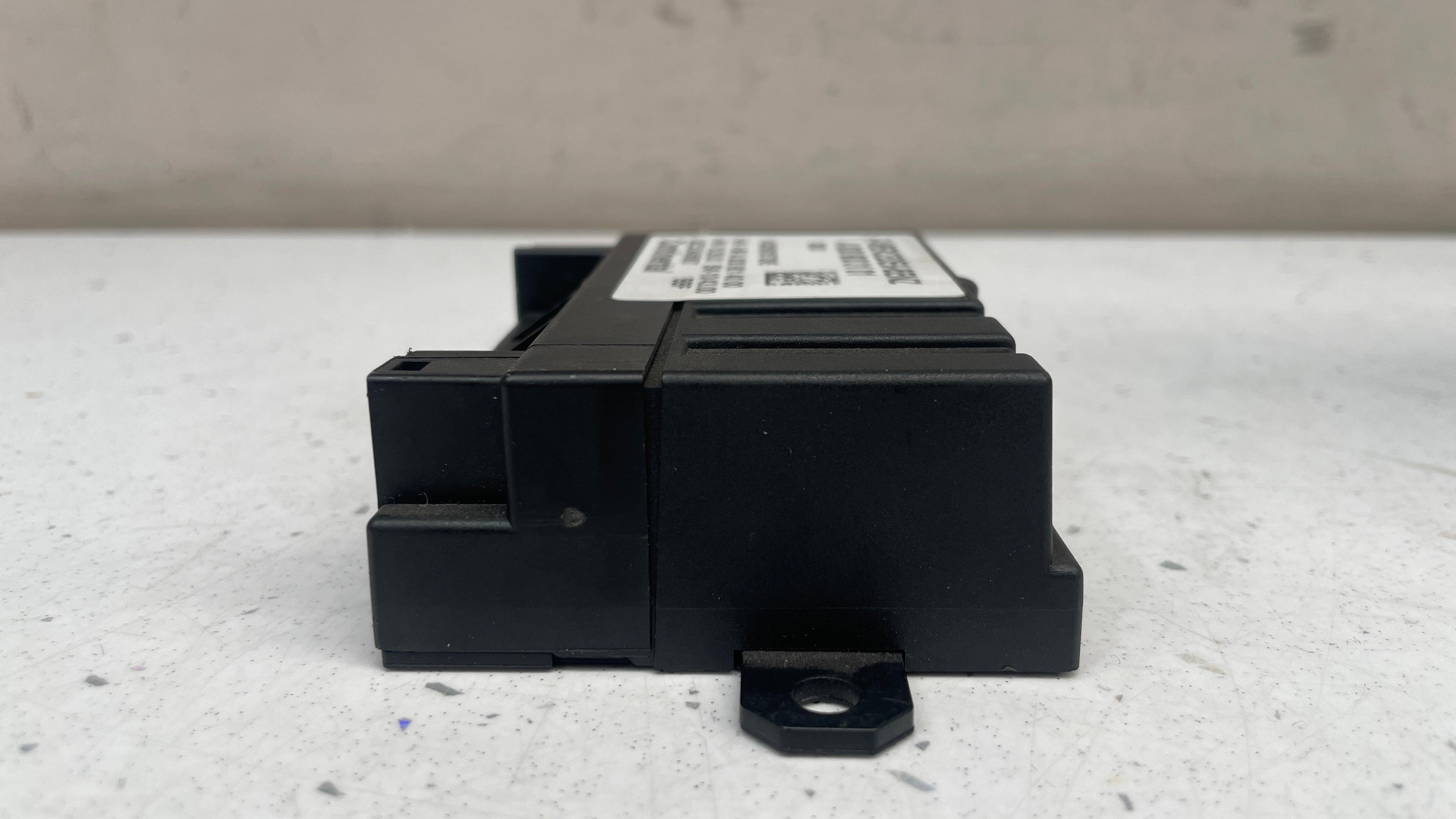 A0009003101 MERCEDES W212 FUEL POMP CONTROL MODULE UNIT