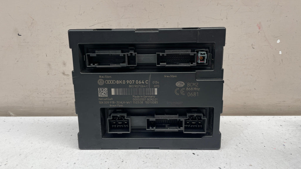 8K0907064C AUDI A4 CONVENIENCE MODULE DASHBOARD
