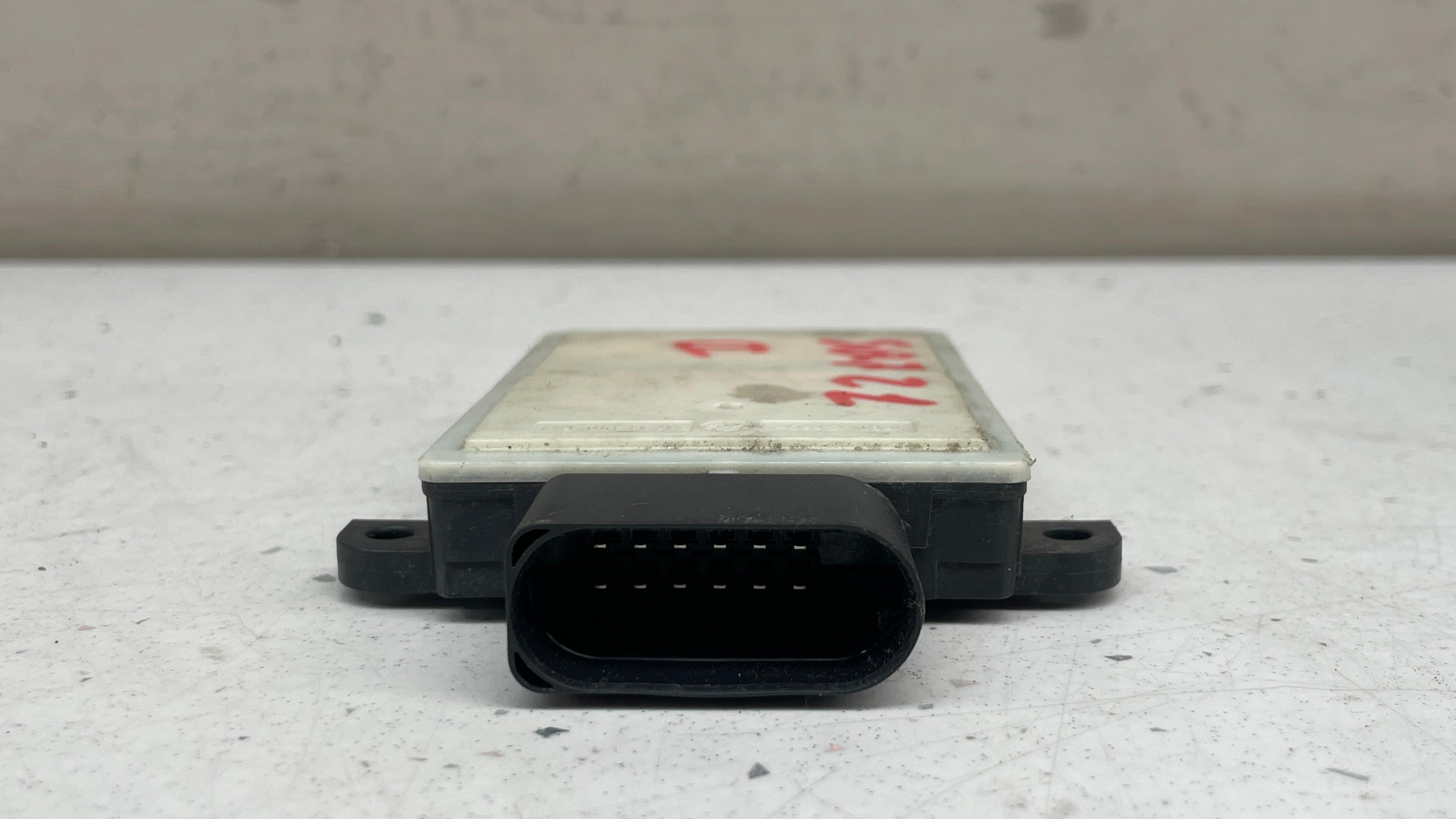 4N0907566AL PORSCHE CAYENNE REAR BLIND SPOT RADAR SENSOR