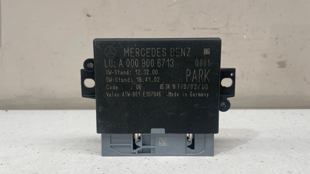 A0009006713  MERCEDES PARKING DISTANCE SENSOR CONTROL UNIT