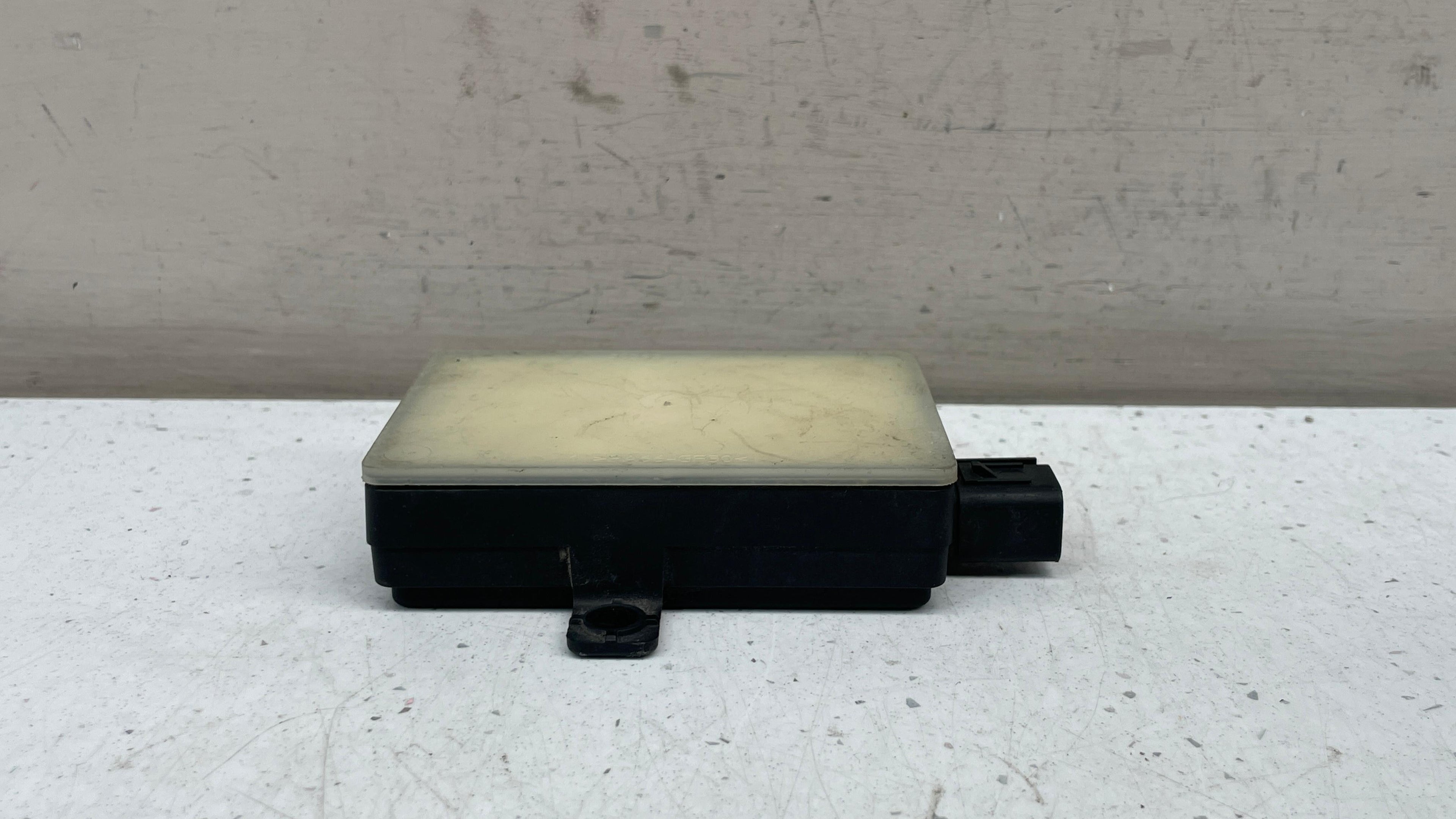 JX63-14F152-AD JAGUAR XE BLIND SPOT SENSOR DRIVER SIDE