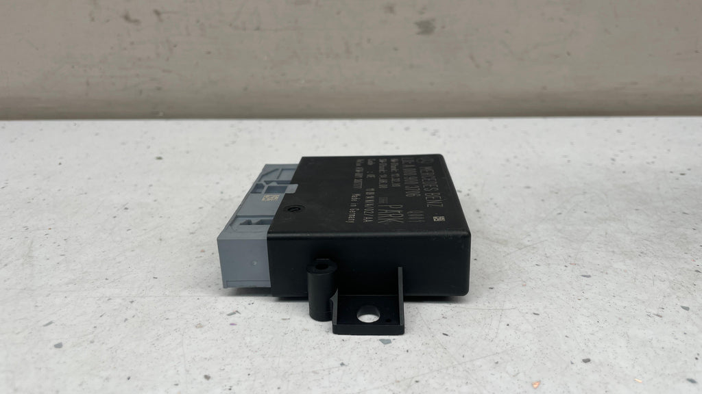 A0009003706 MERCEDES PARKING CONTROL MODULE UNIT