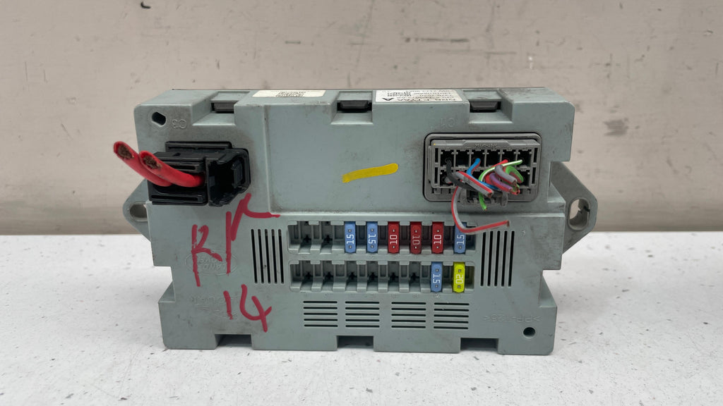 CPLA-14Q073-AA LAND ROVER TRUNK MODULE RELAY CONTROL FUSEBOX