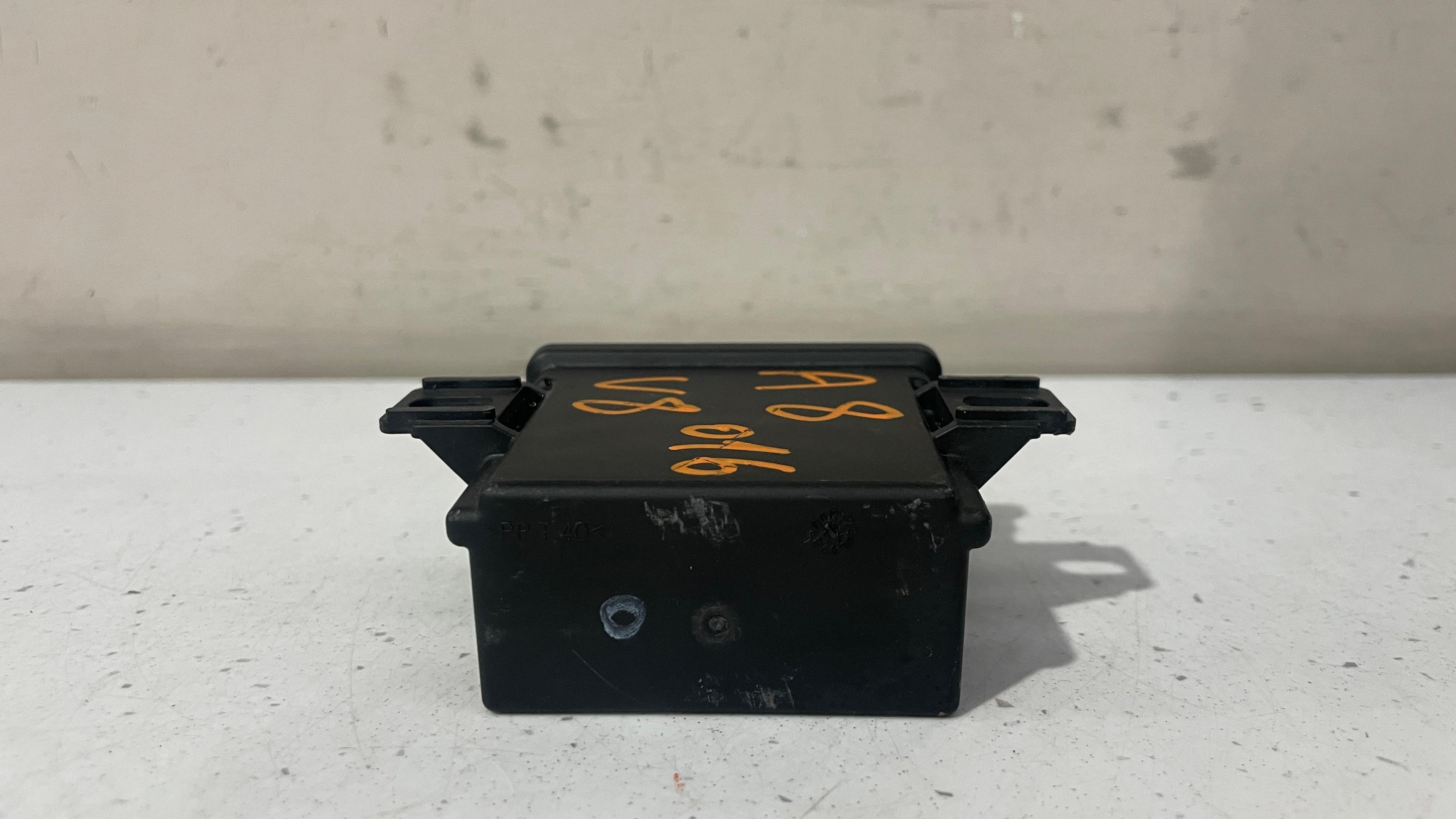 4H4907357B  AUDI A8 HEADLIGHT CONTROL MODULE