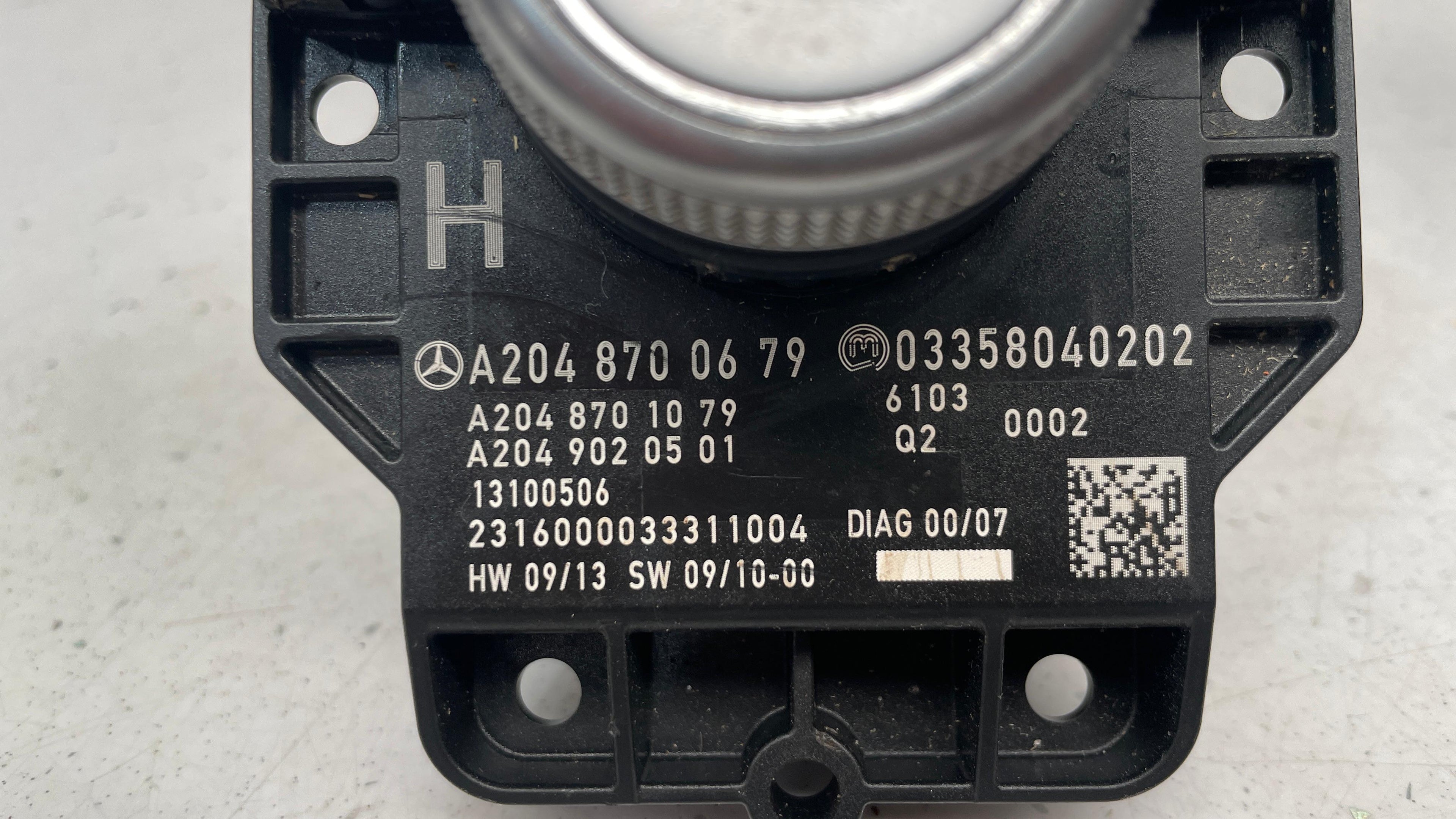 A2048700679 MERCEDES W204 COMAND CONTROLLER MULTI SWITCH